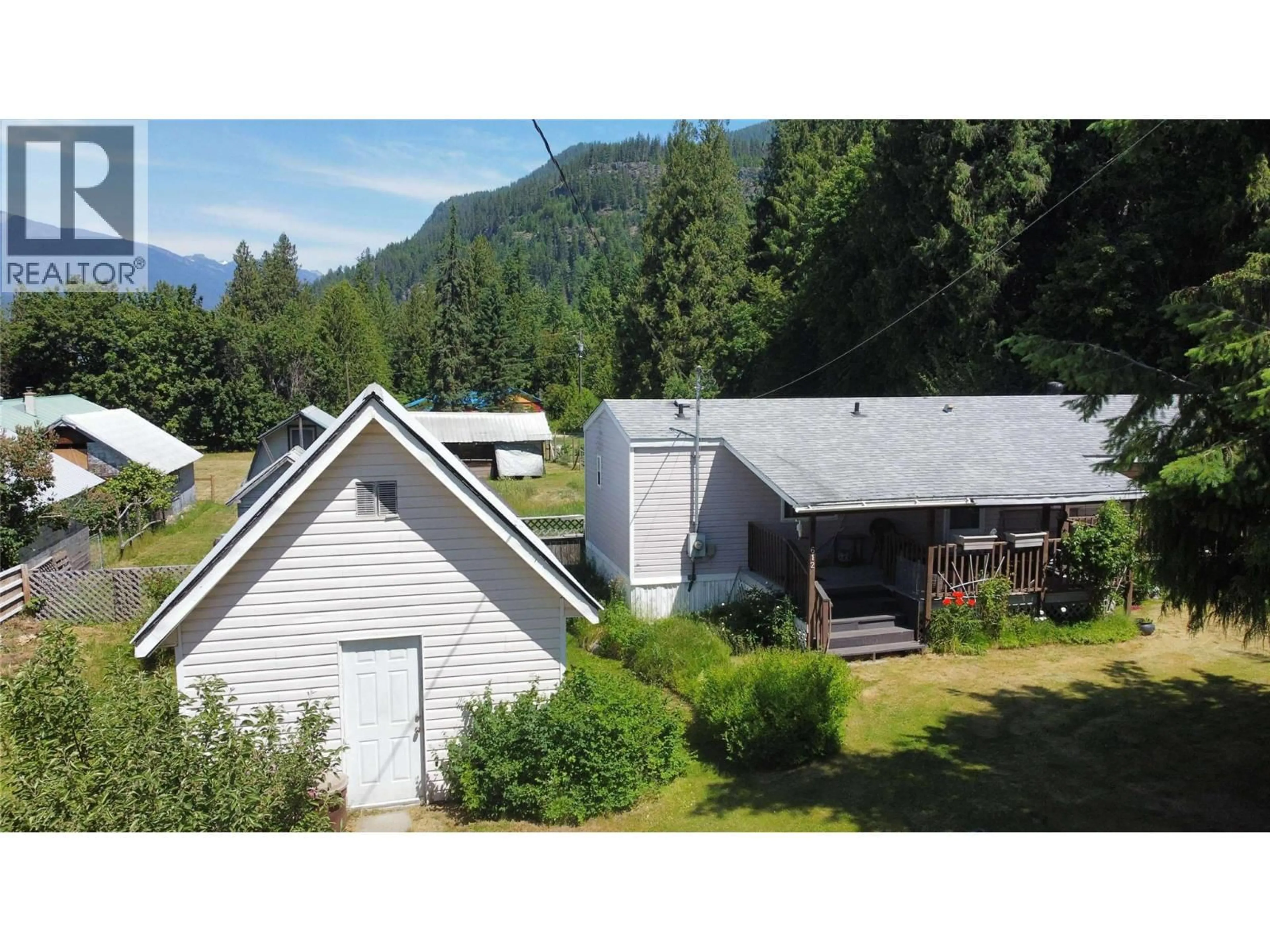 A pic from outside/outdoor area/front of a property/back of a property/a pic from drone, mountain view for 612 FLETCHER AVENUE, Slocan British Columbia V0G2C0