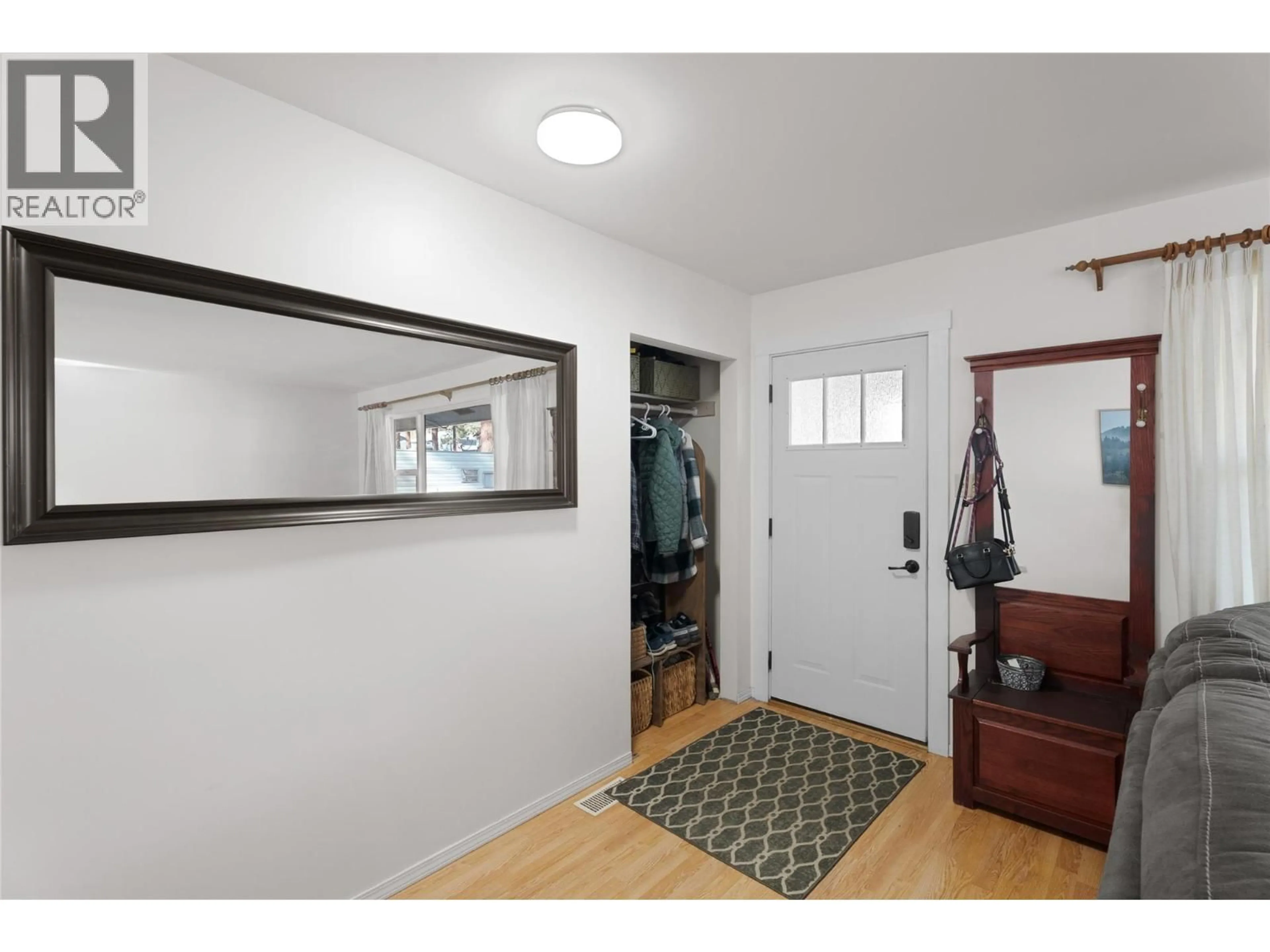 Indoor entryway for 2064 CASTILLOU CRESCENT, Merritt British Columbia V1K1H8