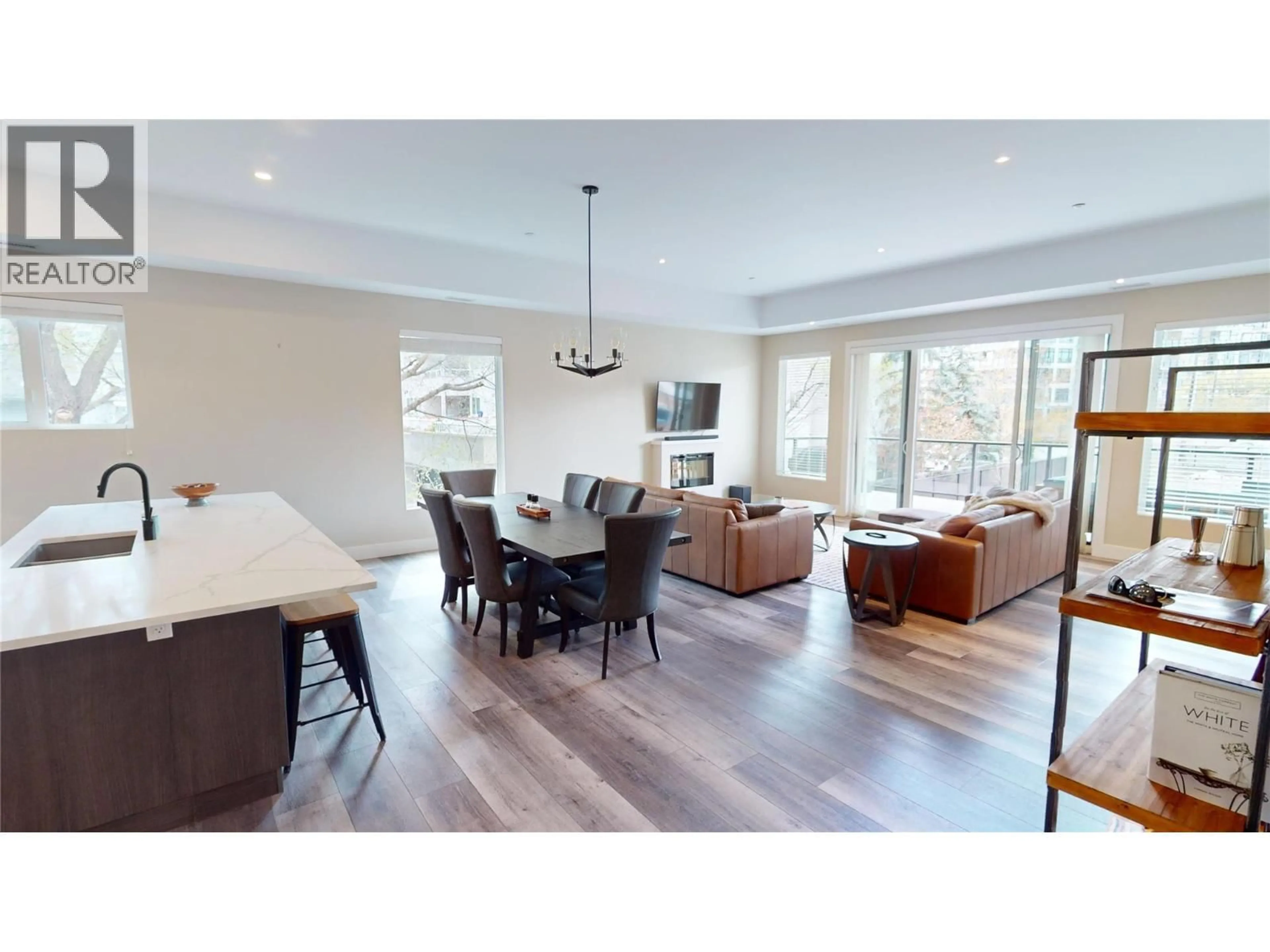 Open concept kitchen, wood/laminate floor for 213 - 3313 WILSON STREET, Penticton British Columbia V2A8J3