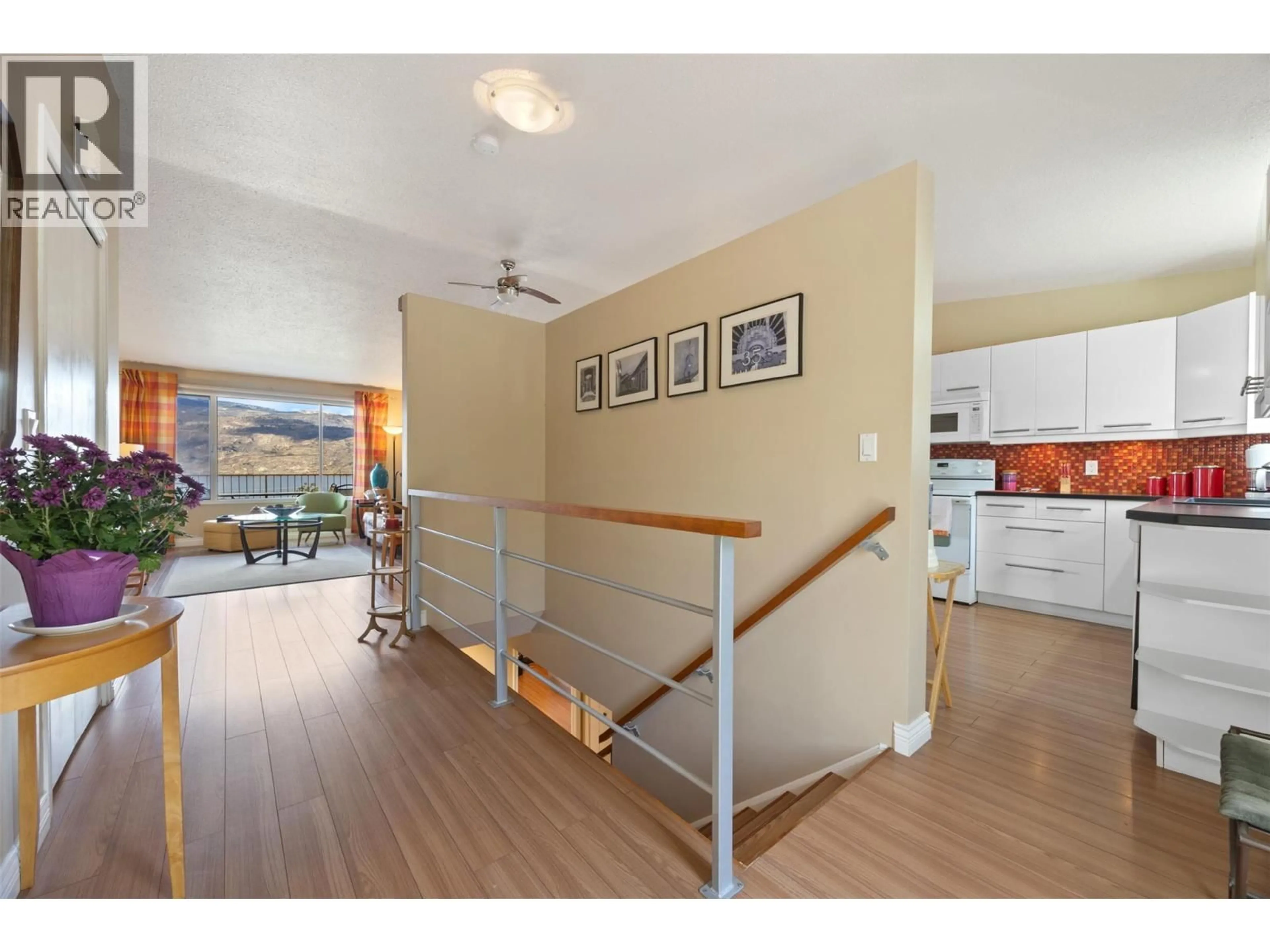Indoor foyer for 101 - 5970 PRINCESS STREET, Peachland British Columbia V0H1X7