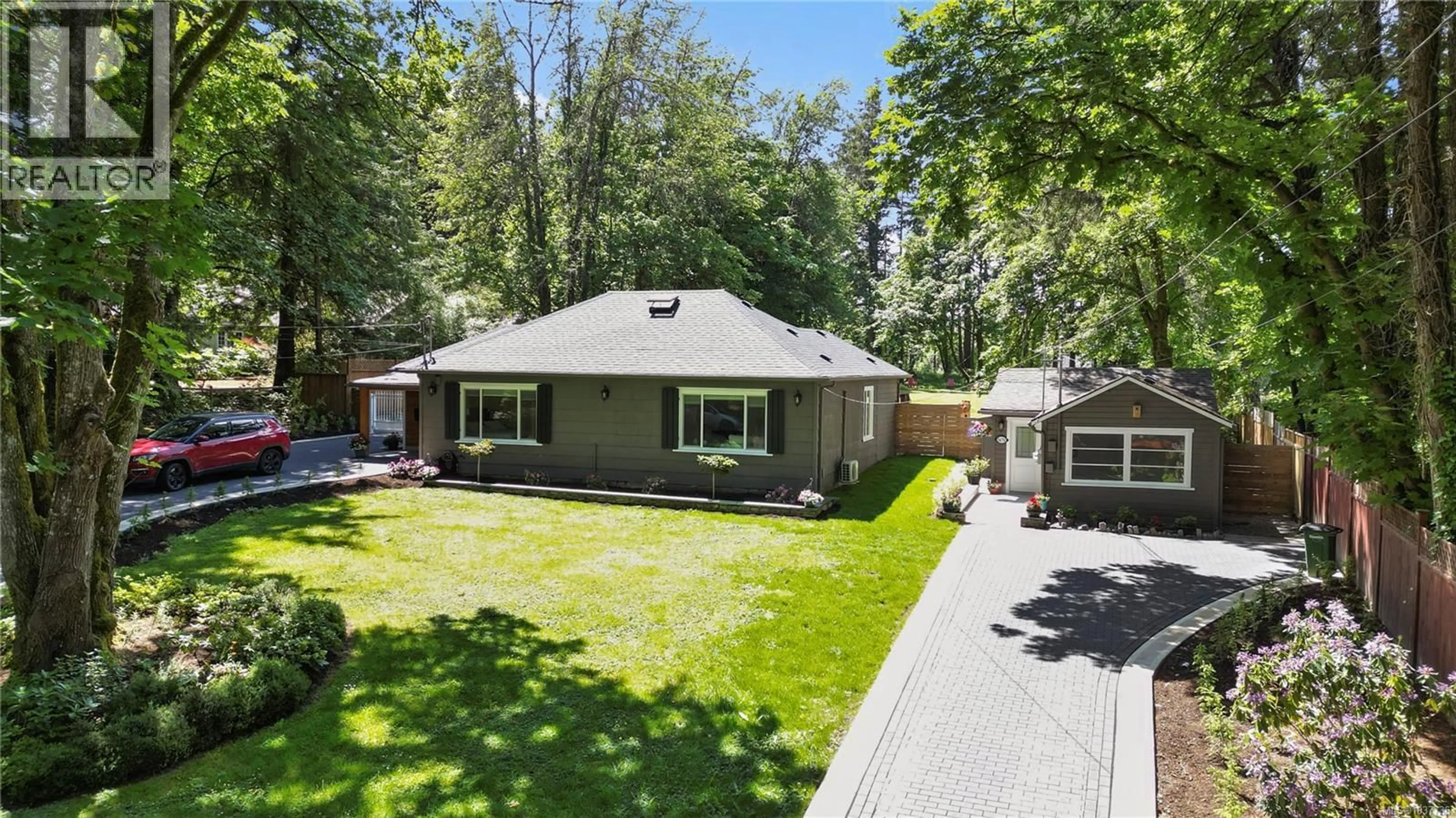 A pic from outside/outdoor area/front of a property/back of a property/a pic from drone, street for 5470 ALDERLEY ROAD, Saanich British Columbia V8Y1X8
