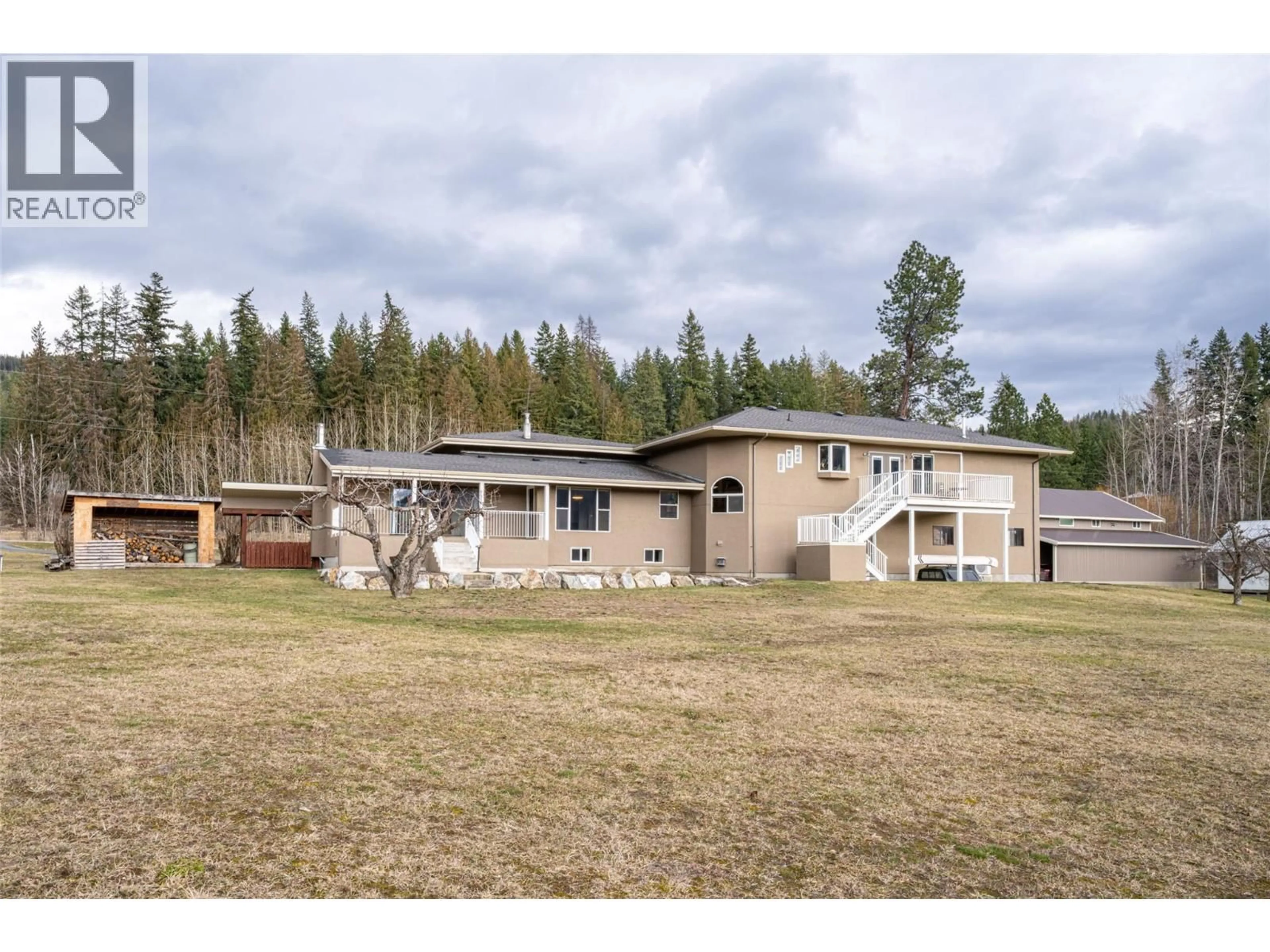 A pic from outside/outdoor area/front of a property/back of a property/a pic from drone, unknown for 1851 70 STREET SOUTHEAST, Salmon Arm British Columbia V1E1X4