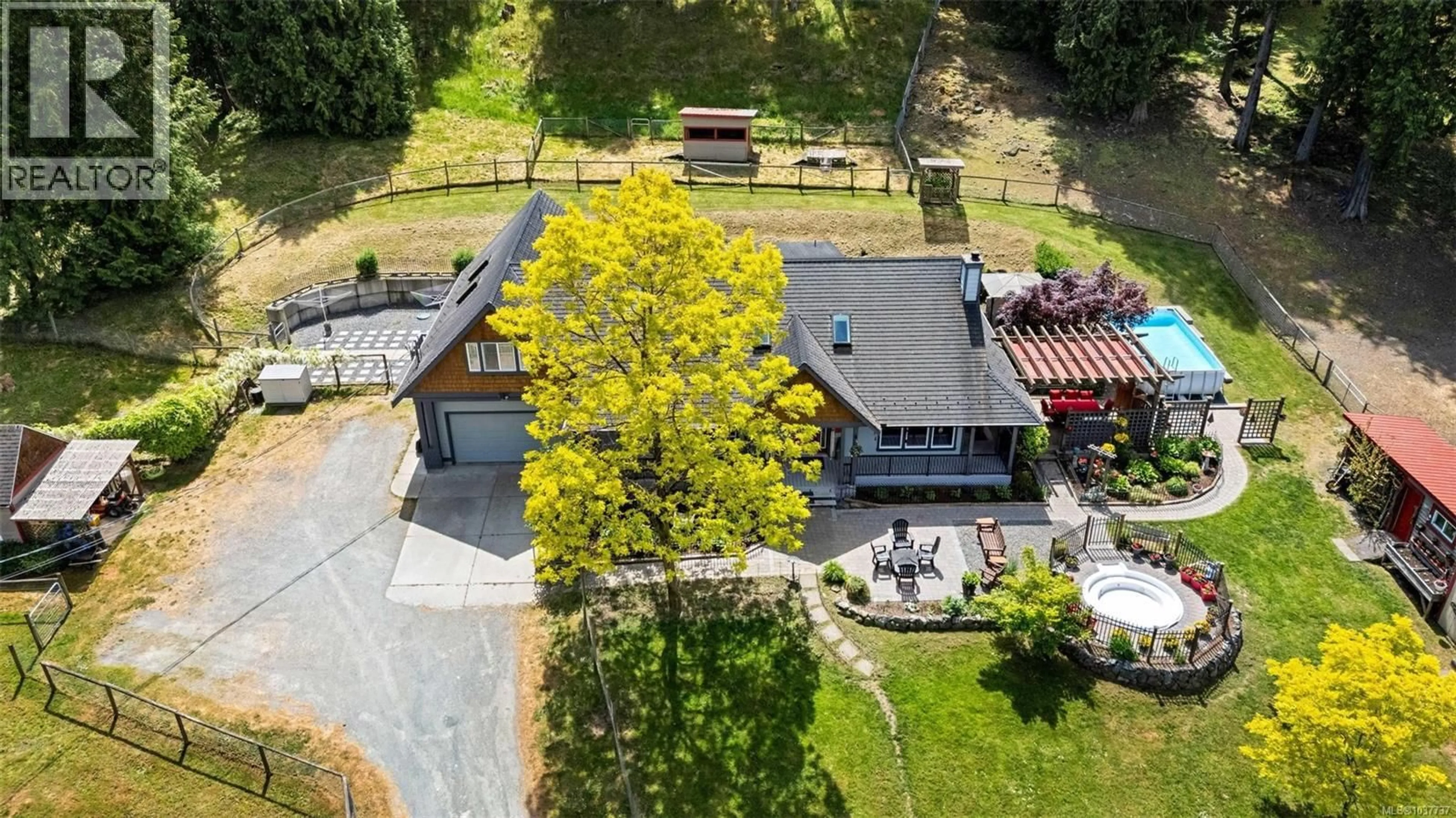 A pic from outside/outdoor area/front of a property/back of a property/a pic from drone, building for 846 AROS ROAD, Cobble Hill British Columbia V0R1L4