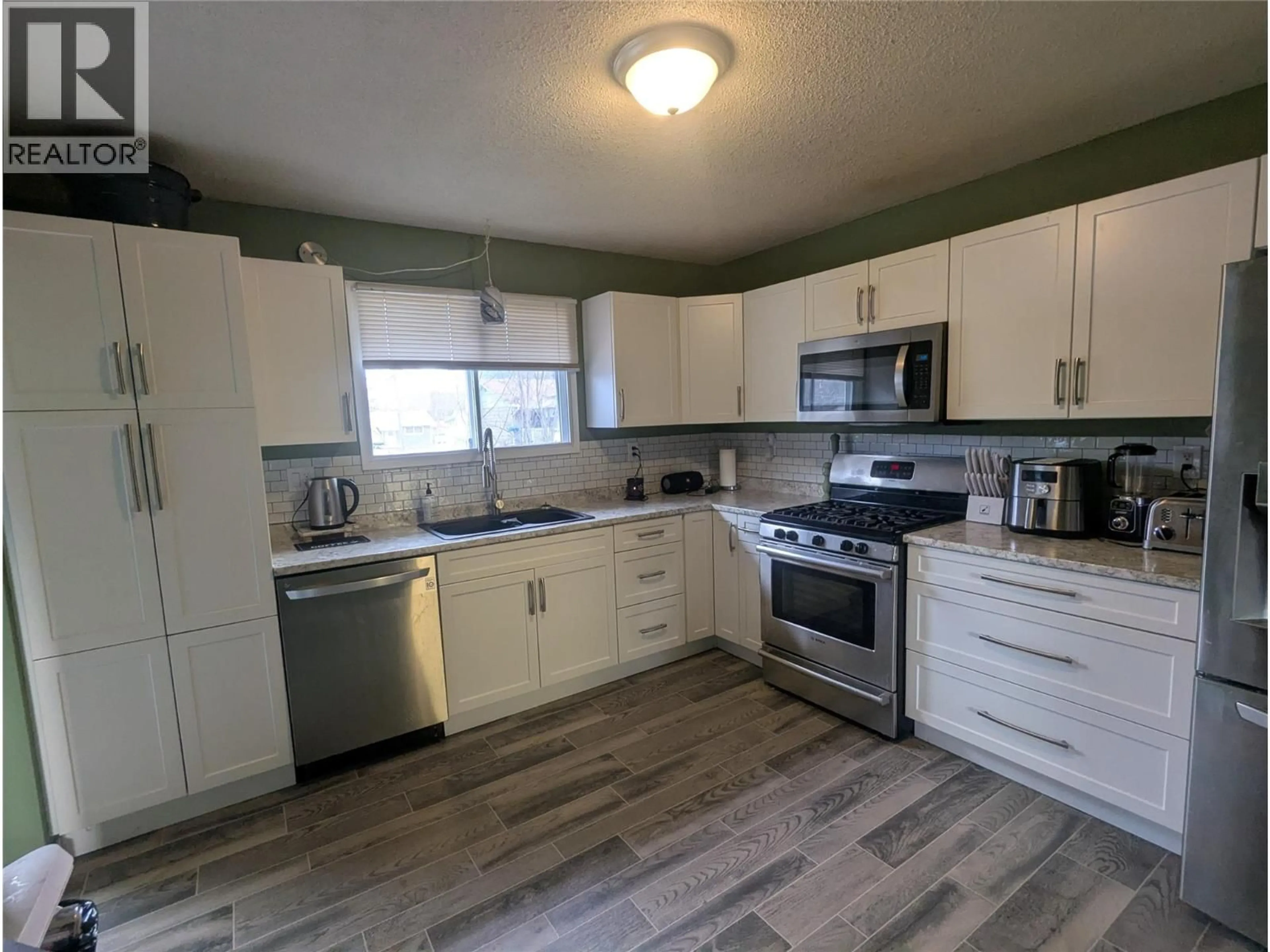 Standard kitchen, unknown for 319 LARCH STREET, Chase British Columbia V0E1M1