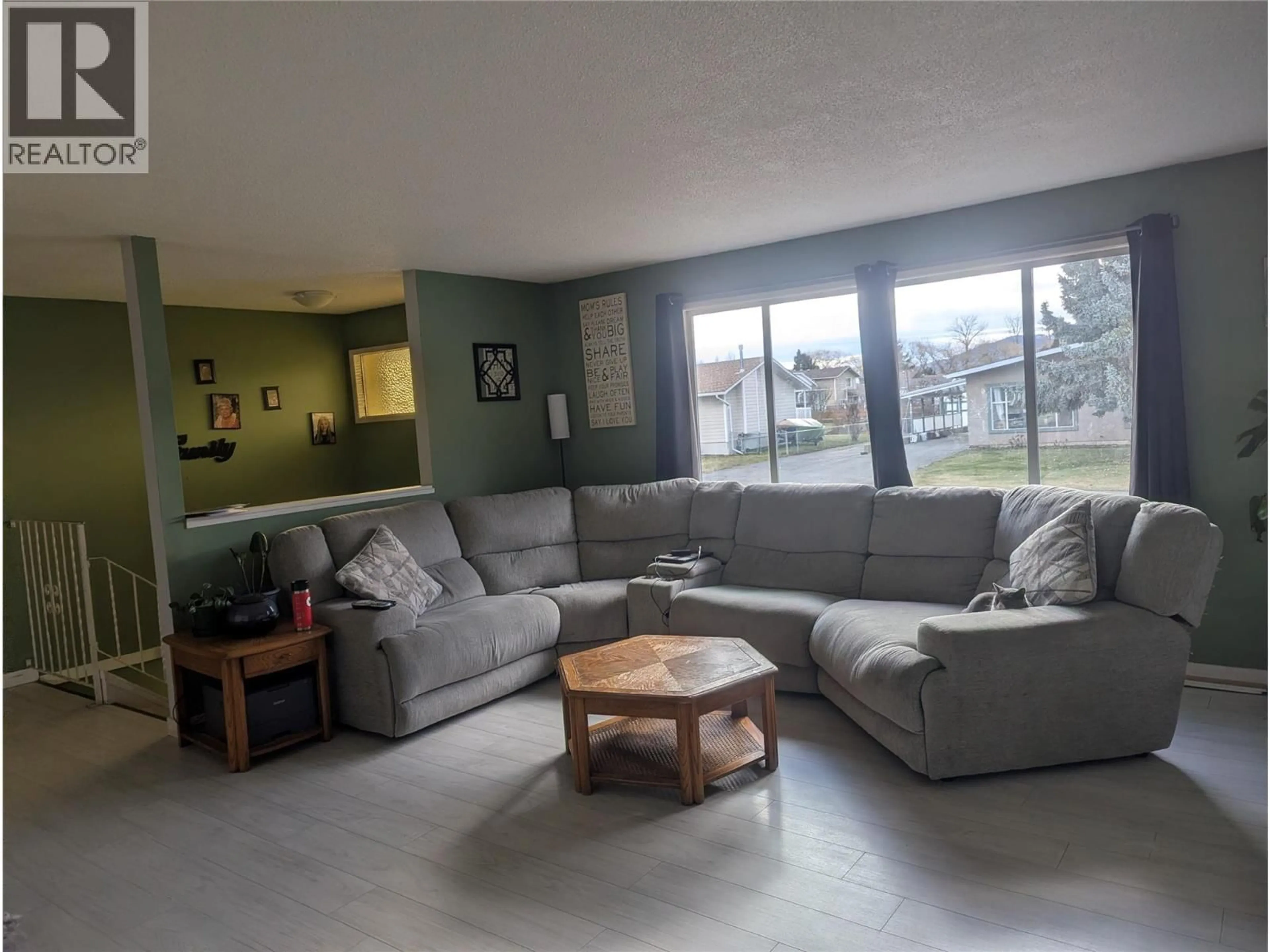 Living room with furniture, unknown for 319 LARCH STREET, Chase British Columbia V0E1M1