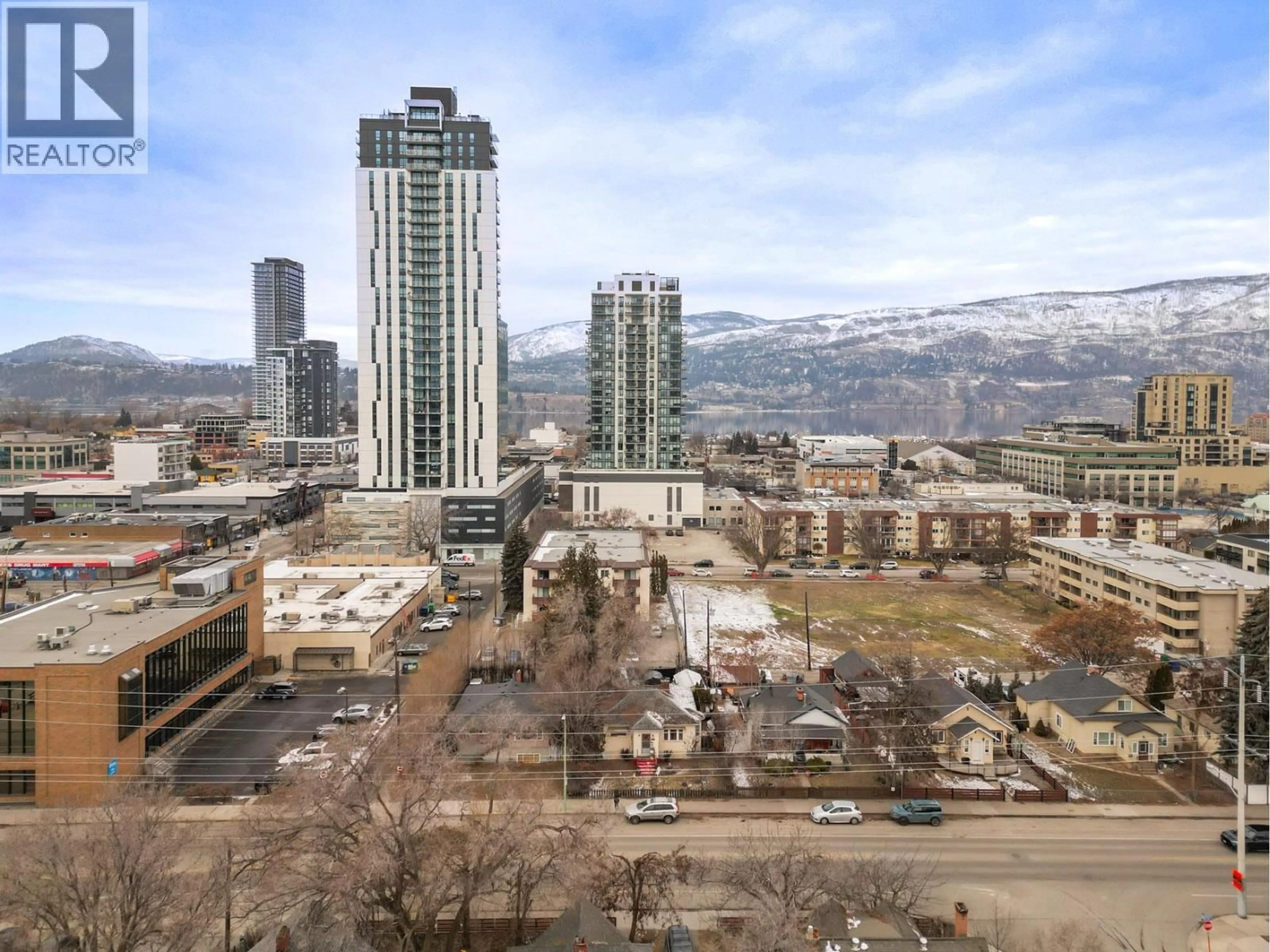 A pic from outside/outdoor area/front of a property/back of a property/a pic from drone, city buildings view from balcony for 1470 RICHTER STREET, Kelowna British Columbia V1Y2L8
