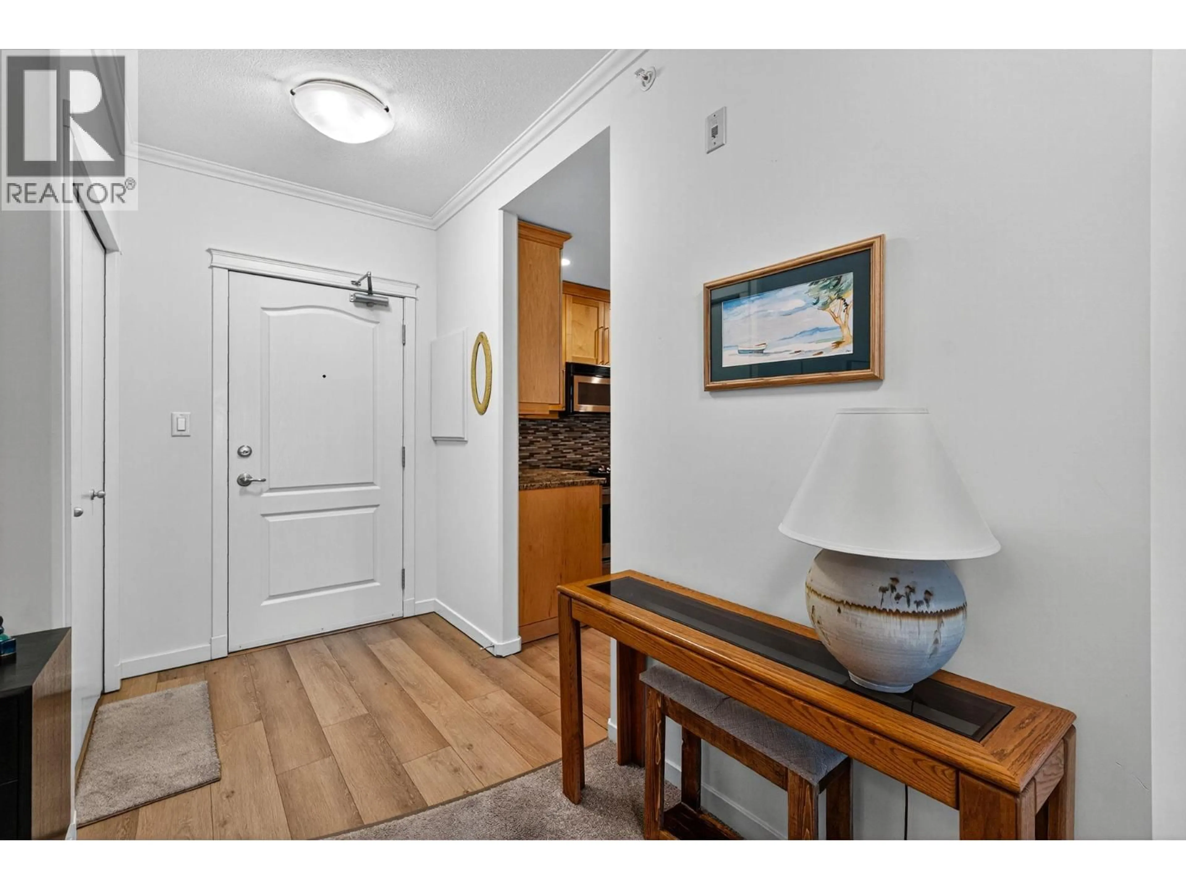 Indoor entryway for 406 - 303 WHITMAN ROAD, Kelowna British Columbia V1V2P3