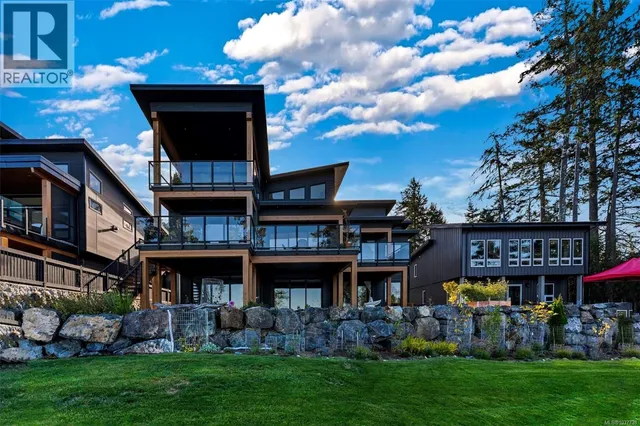 7210 SEA CLIFF ROAD, Sooke