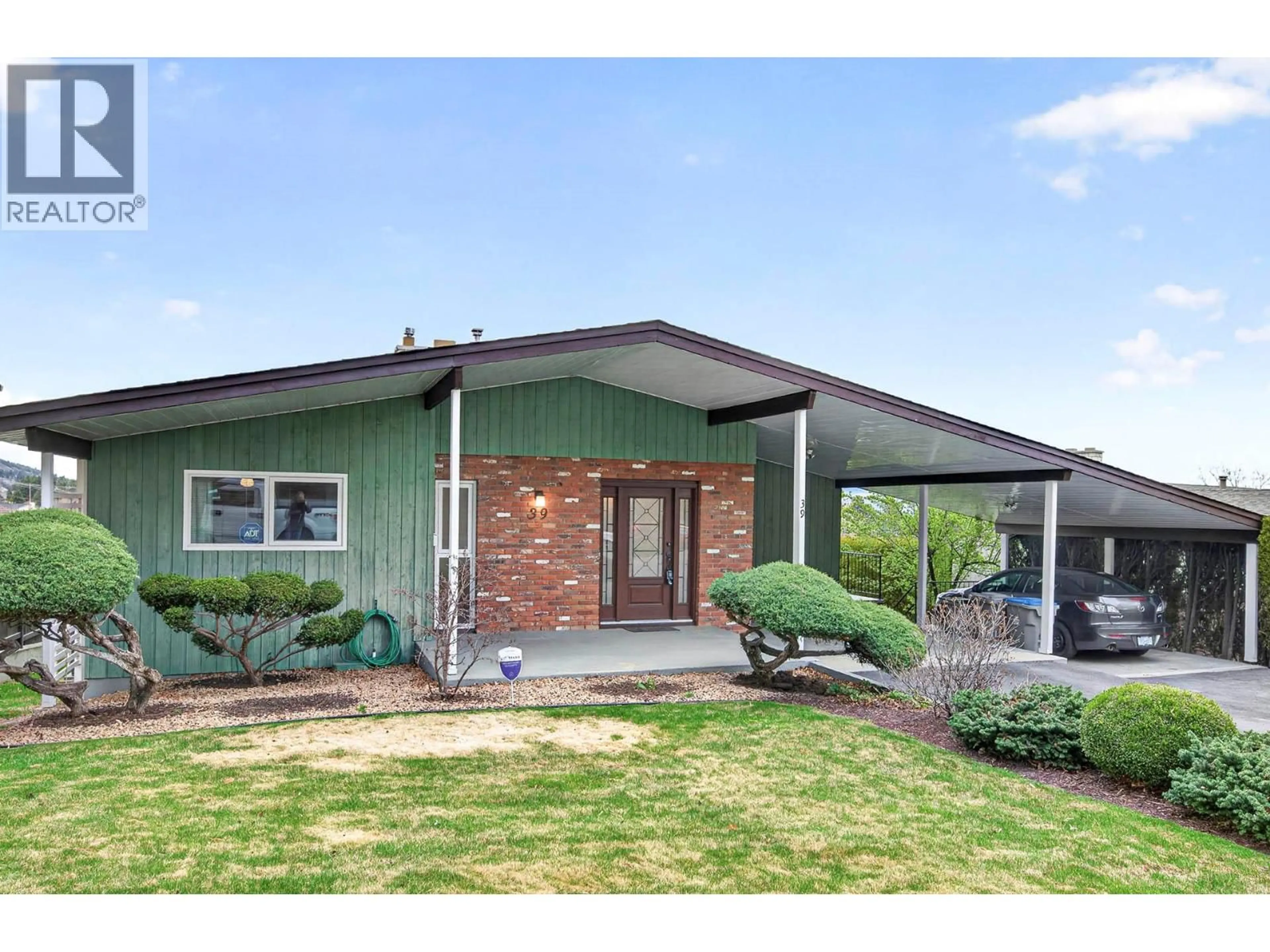 Home with vinyl exterior material, street for 39 WHITESHIELD CRESCENT SOUTH, Kamloops British Columbia V2E1P3