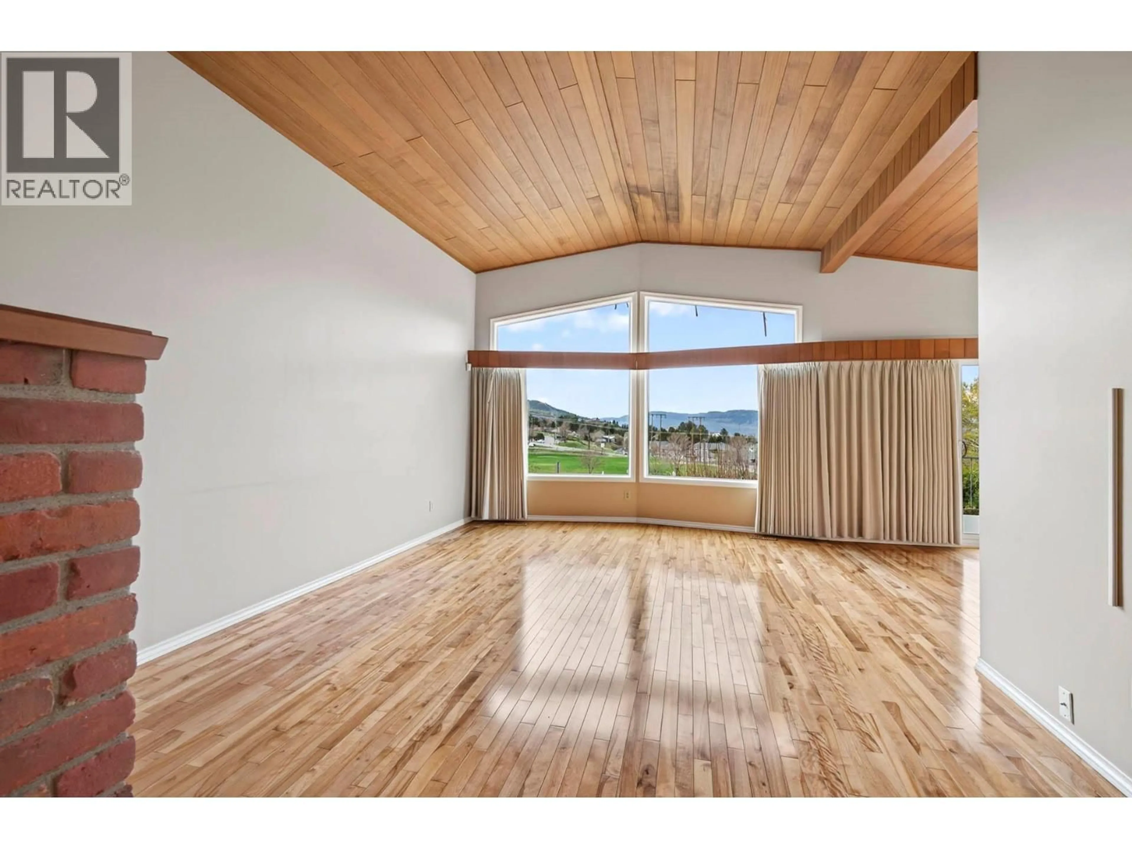 A pic of a room for 39 WHITESHIELD CRESCENT SOUTH, Kamloops British Columbia V2E1P3