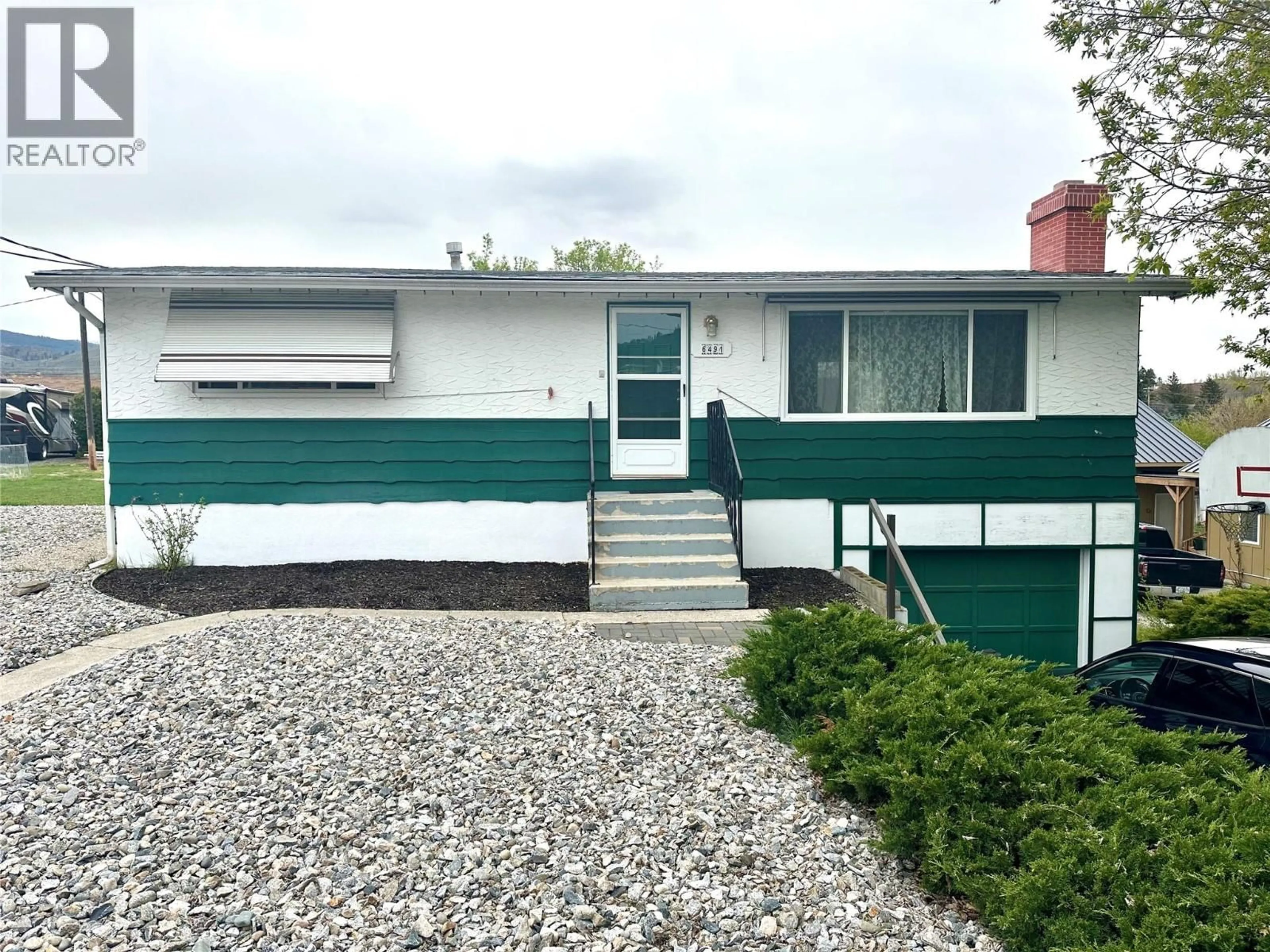 Home with vinyl exterior material, street for 6491 PARK DRIVE DRIVE, Oliver British Columbia V0H1T4