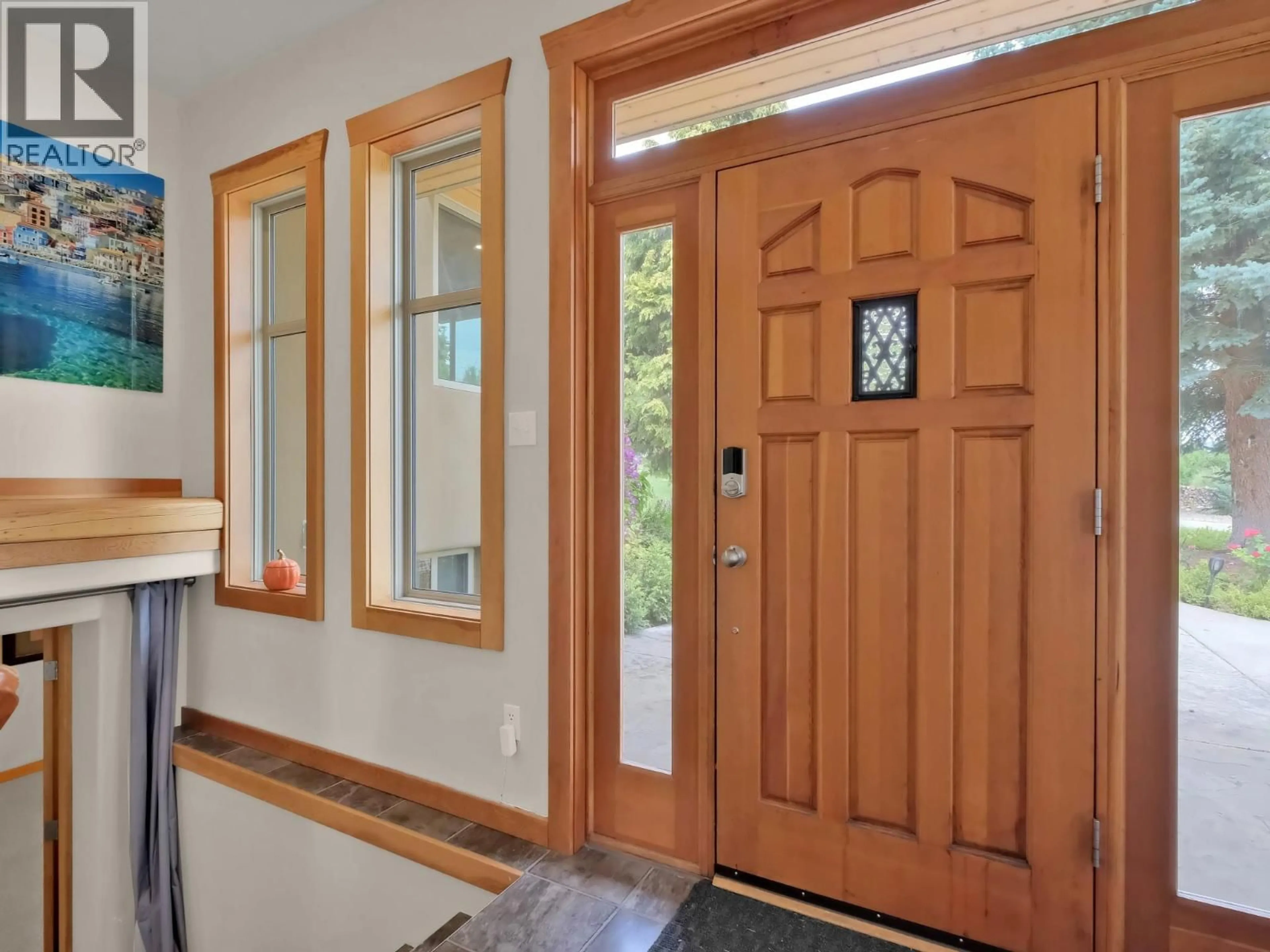 Indoor entryway for 119 SUNGLO DRIVE, Penticton British Columbia V2A8X6