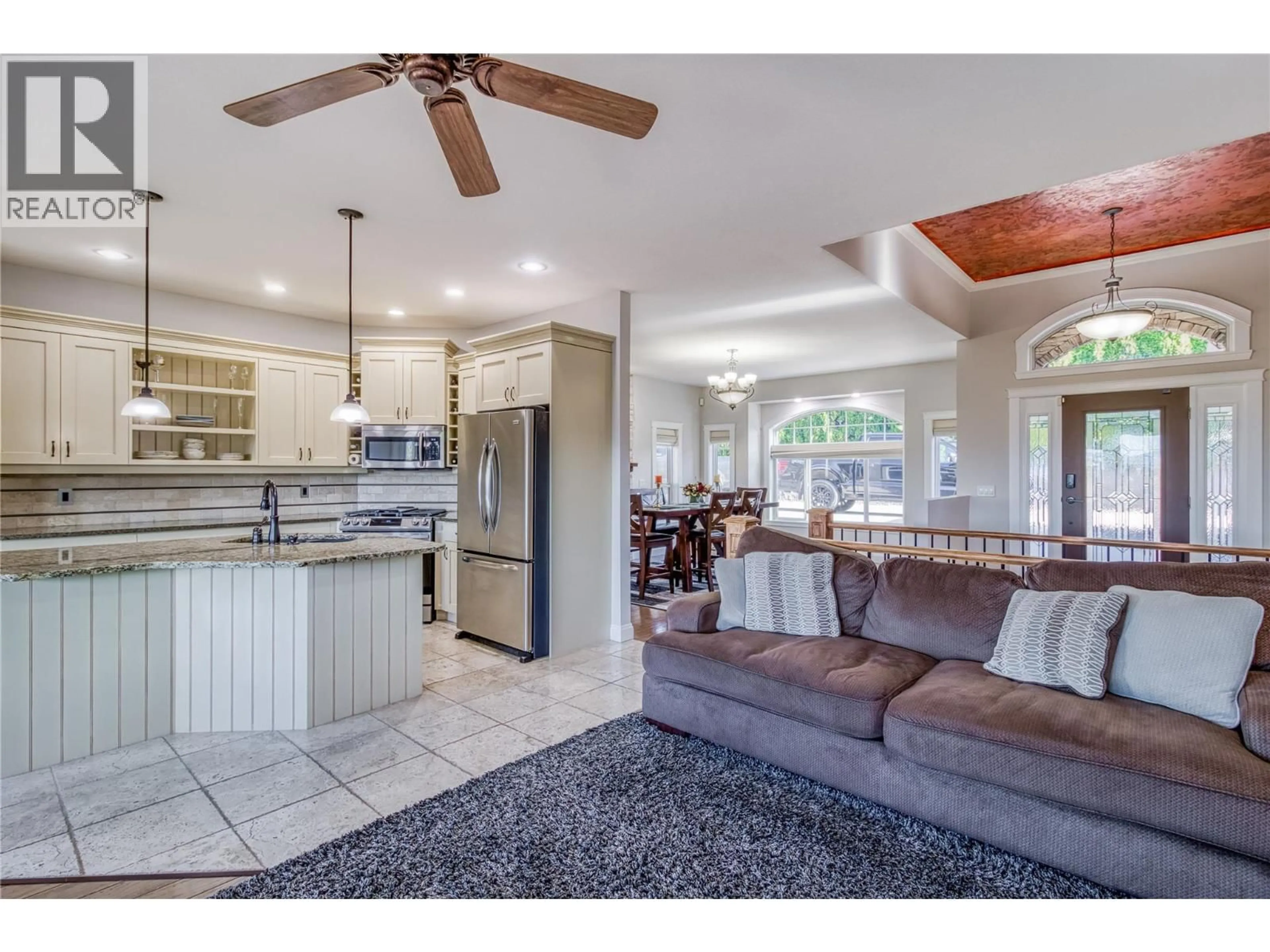 Open concept kitchen, ceramic/tile floor for 1084 HUME AVENUE, Kelowna British Columbia V1P1P2