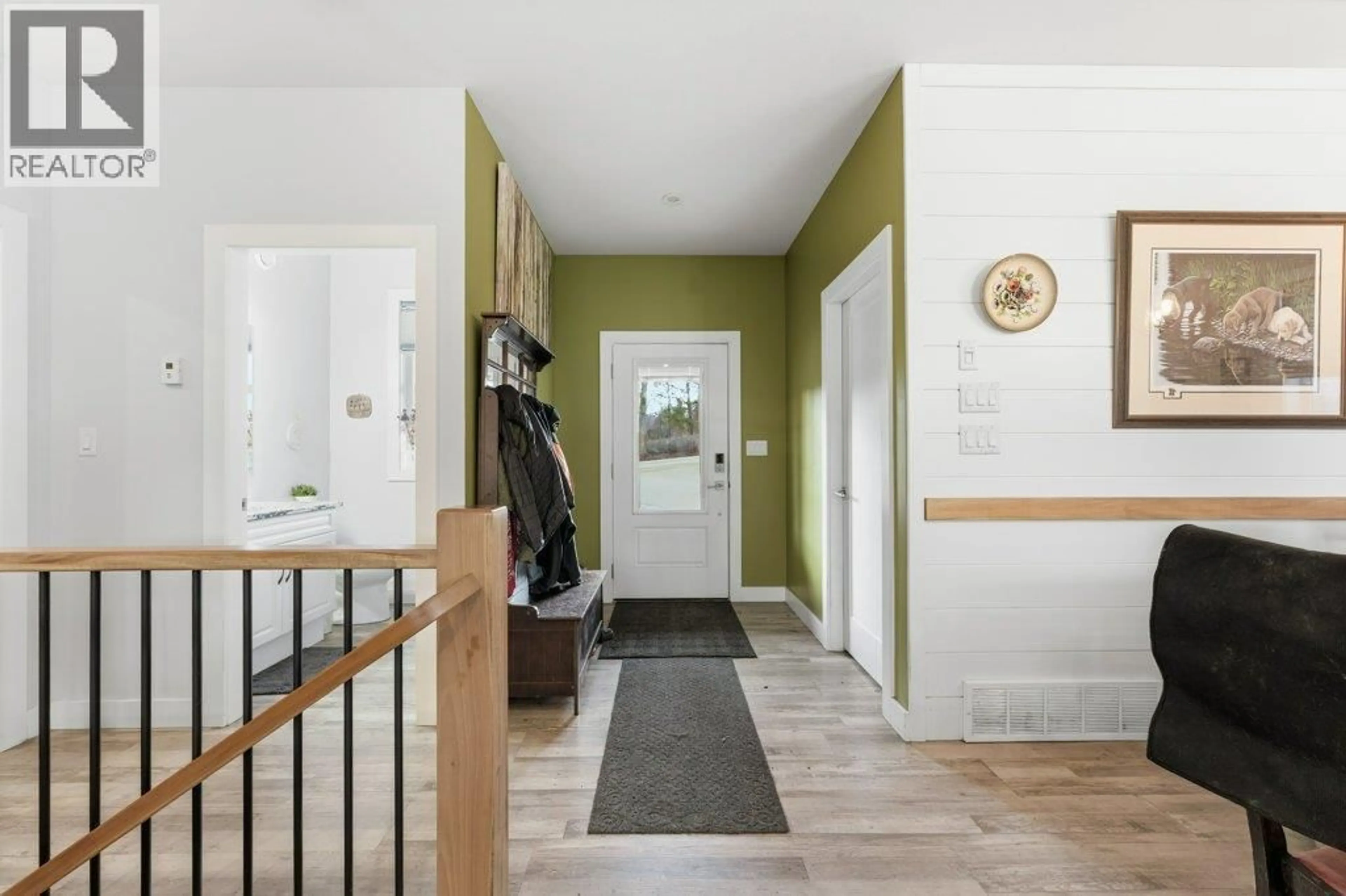 Indoor entryway for 4370 ROUND PRAIRIE ROAD, Spallumcheen British Columbia V0E2B4