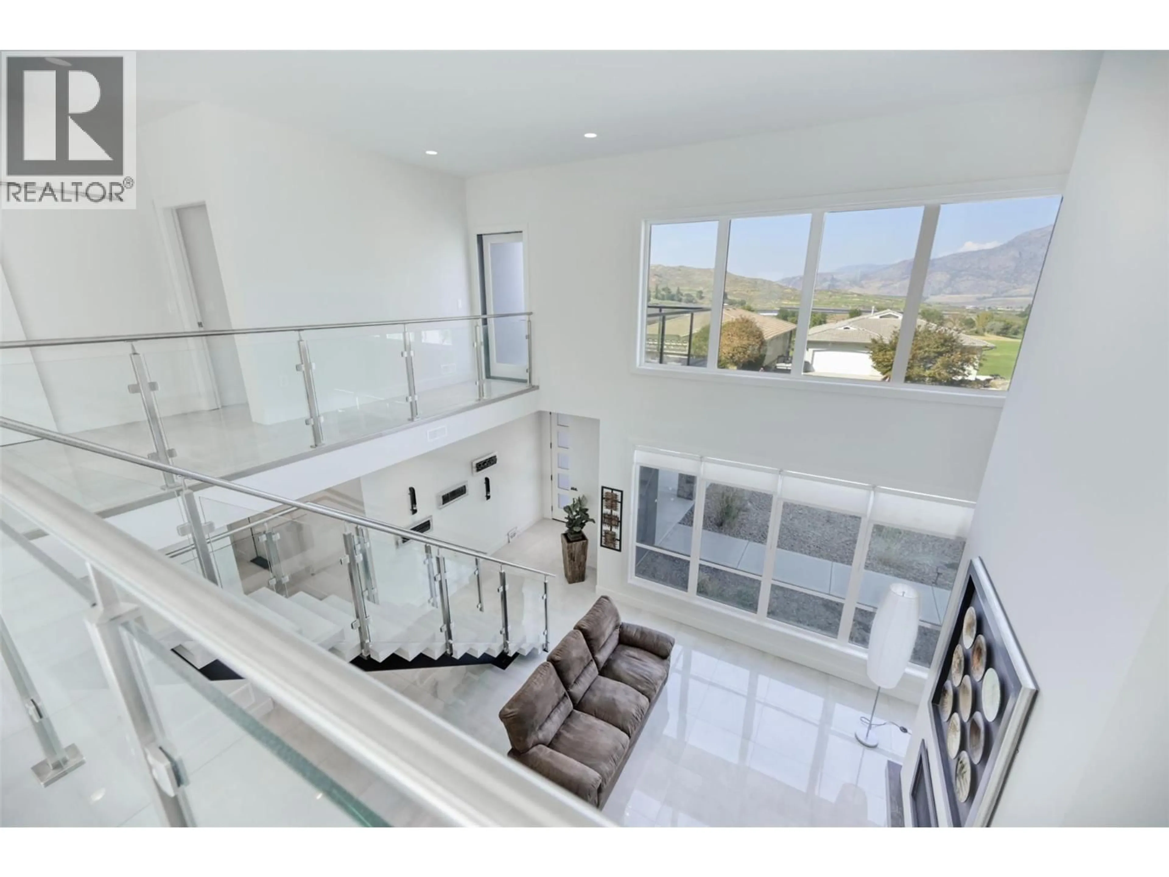 Indoor foyer for 11706 QUAIL RIDGE PLACE, Osoyoos British Columbia V0H1V4