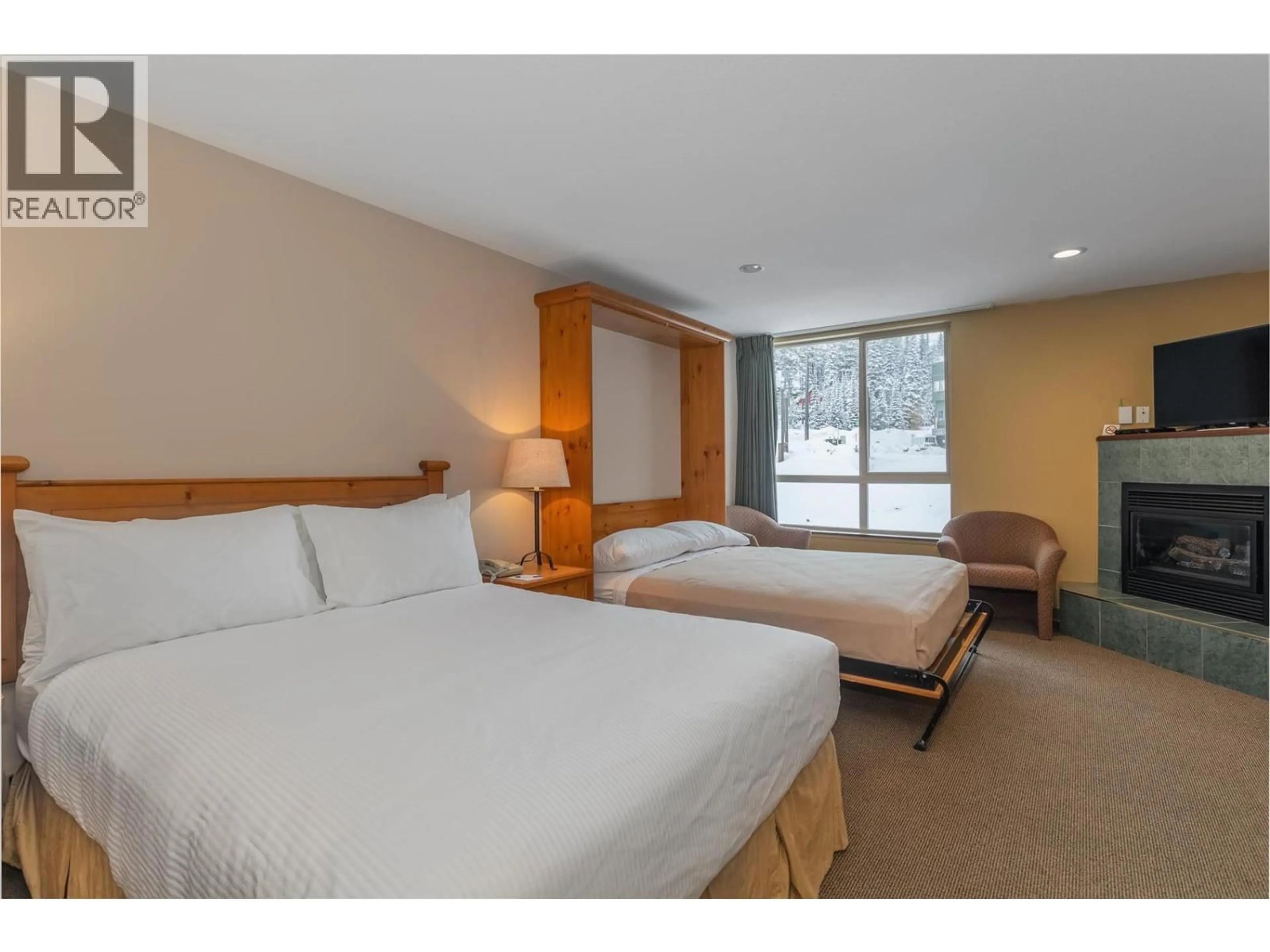 Bedroom with bed, unknown for 203 - 5340 BIG WHITE ROAD, Big White British Columbia V1P1P3