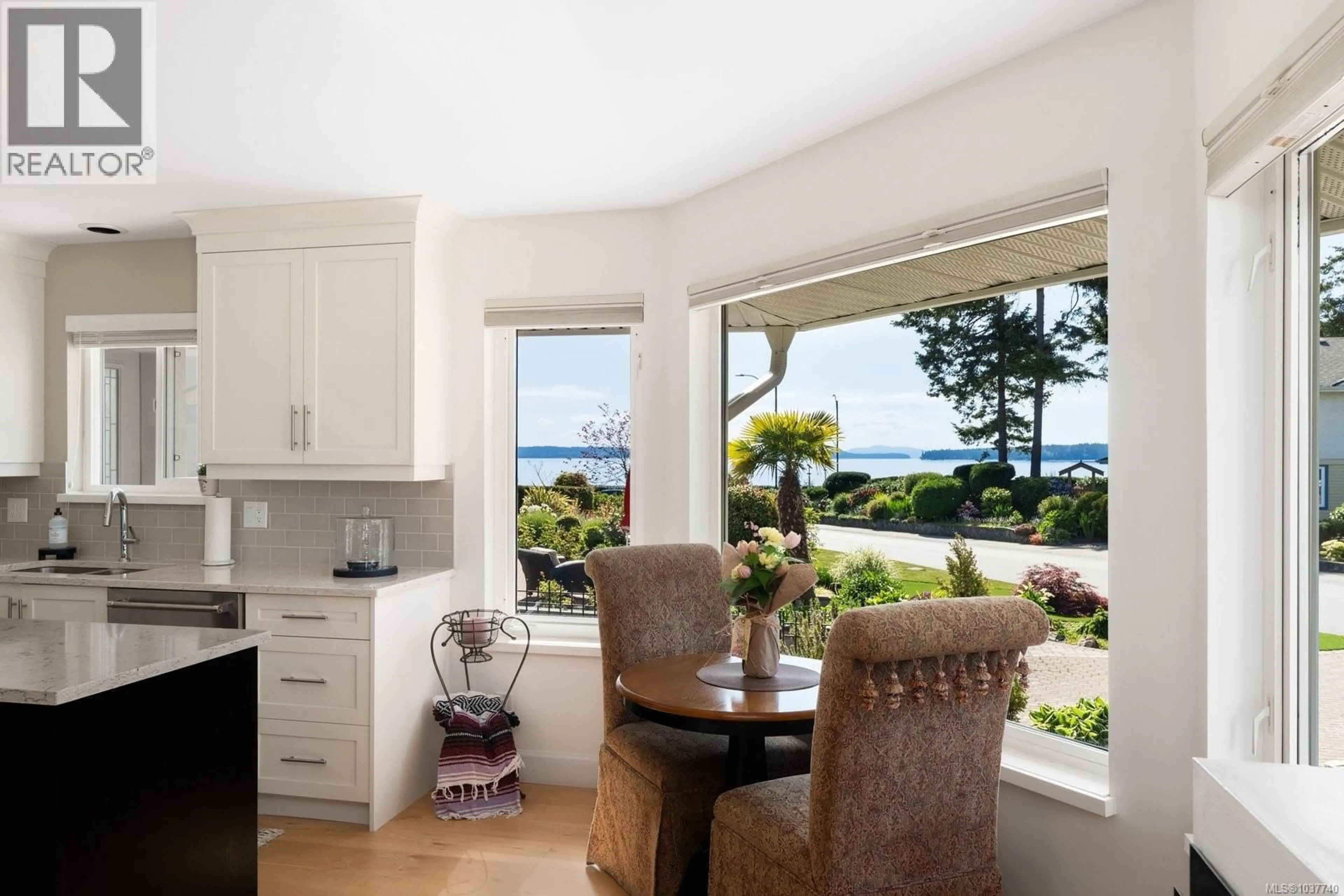 Open concept kitchen, unknown for 2282 FROST AVENUE, Sidney British Columbia V8L1P9