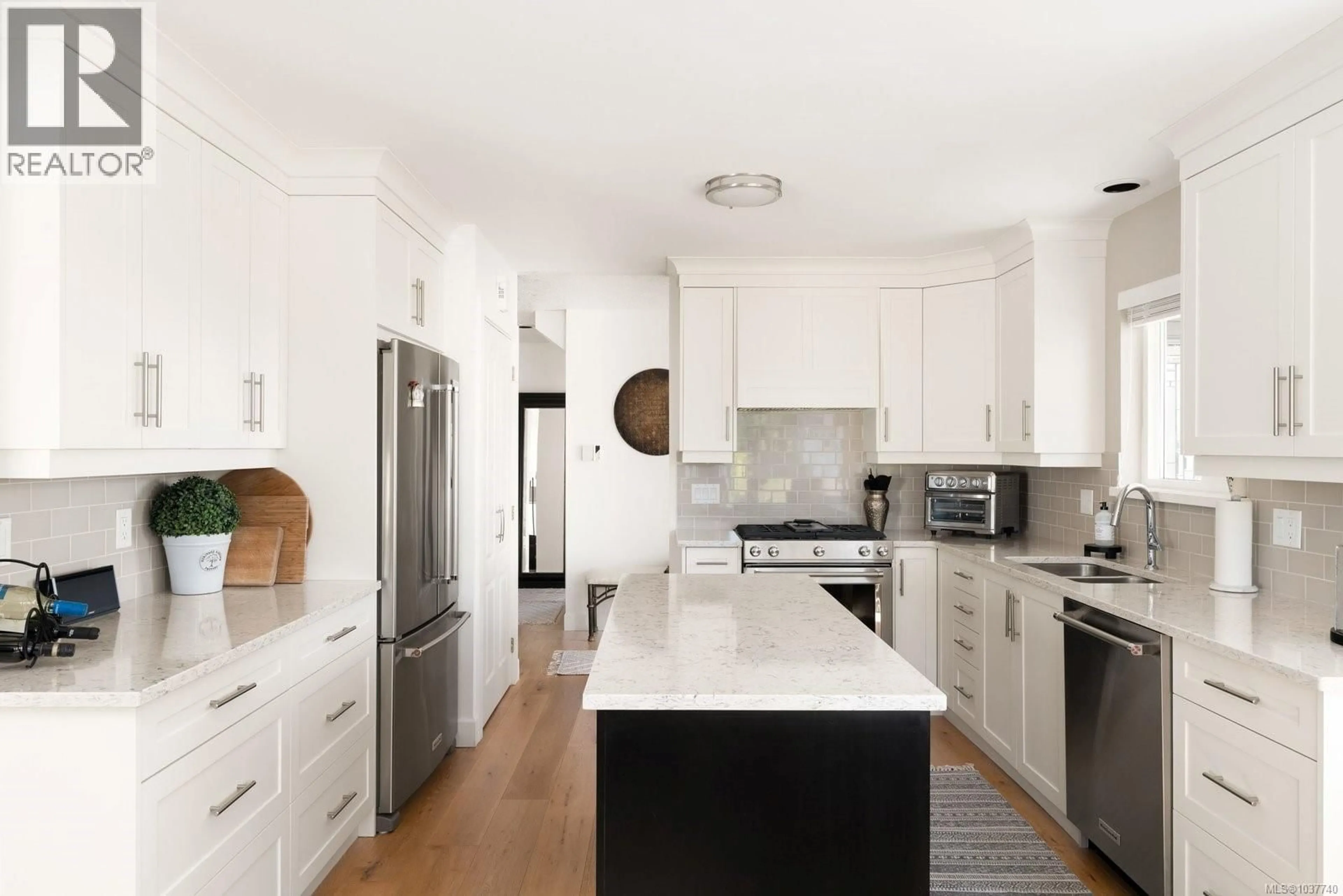 Contemporary kitchen, ceramic/tile floor for 2282 FROST AVENUE, Sidney British Columbia V8L1P9