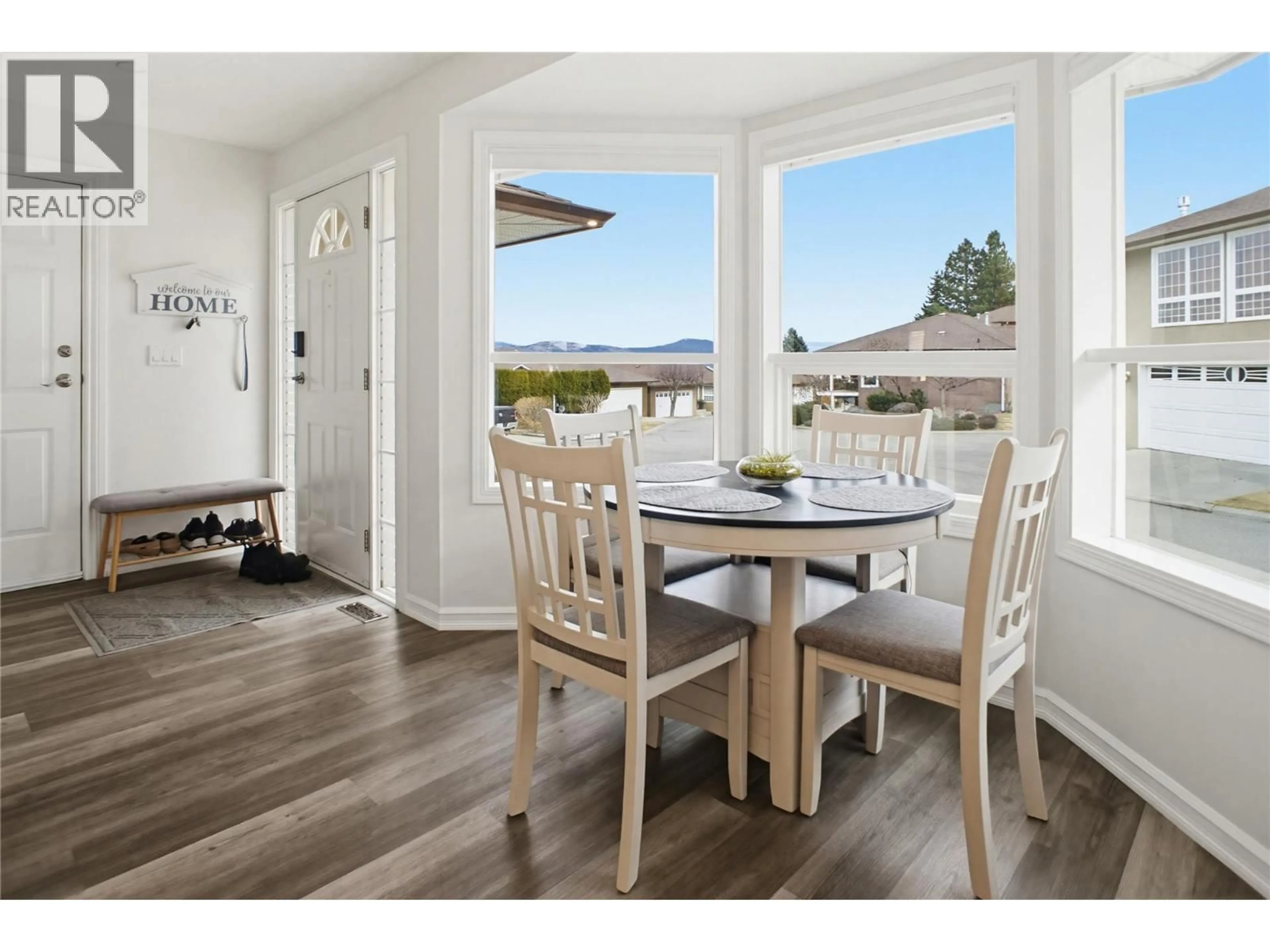 Dining room, wood/laminate floor for 8 - 2020 VAN HORNE DRIVE, Kamloops British Columbia V1S1G3