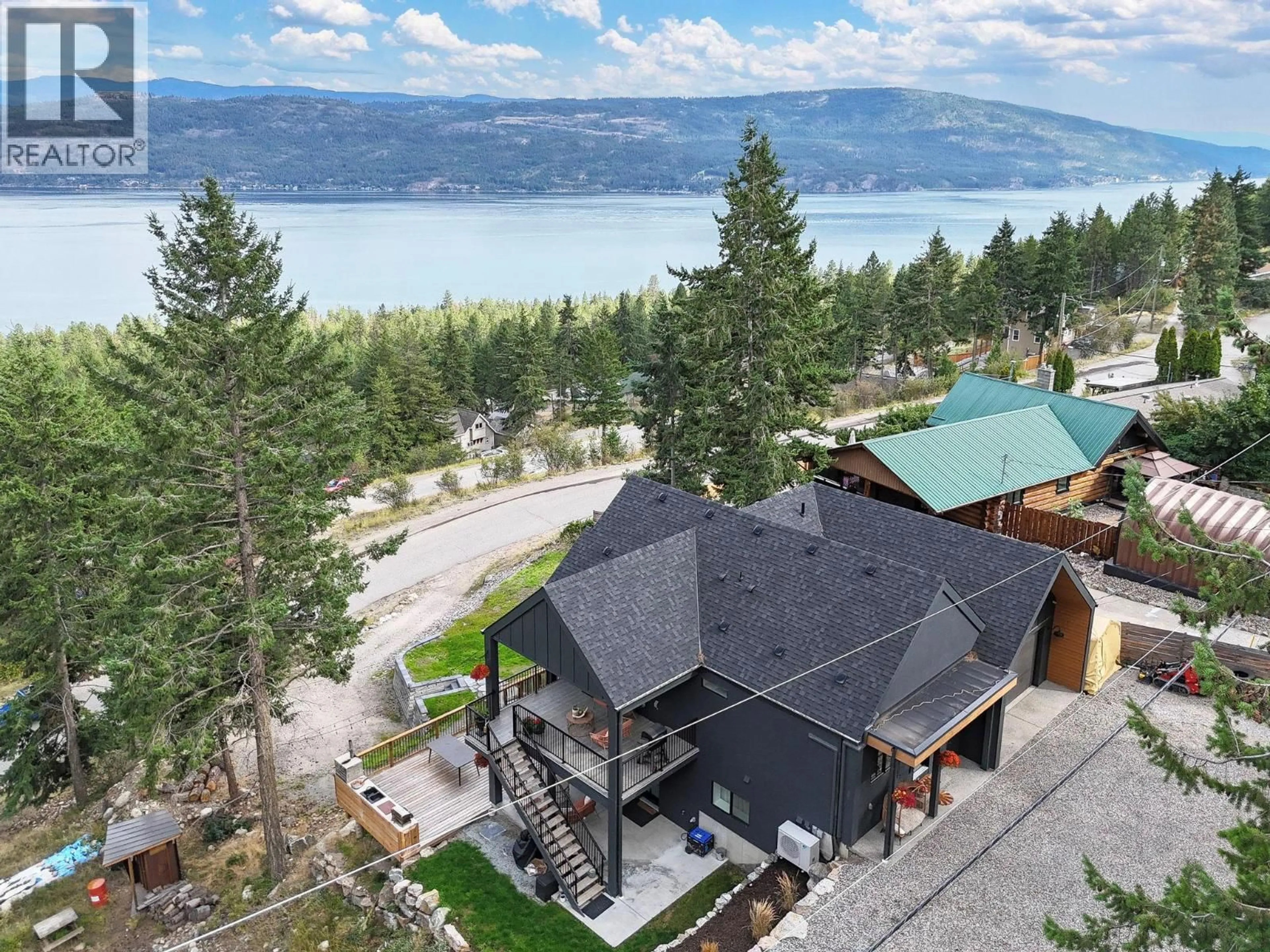 A pic from outside/outdoor area/front of a property/back of a property/a pic from drone, water/lake/river/ocean view for 10 VALLEY DRIVE, Vernon British Columbia V1H2B4