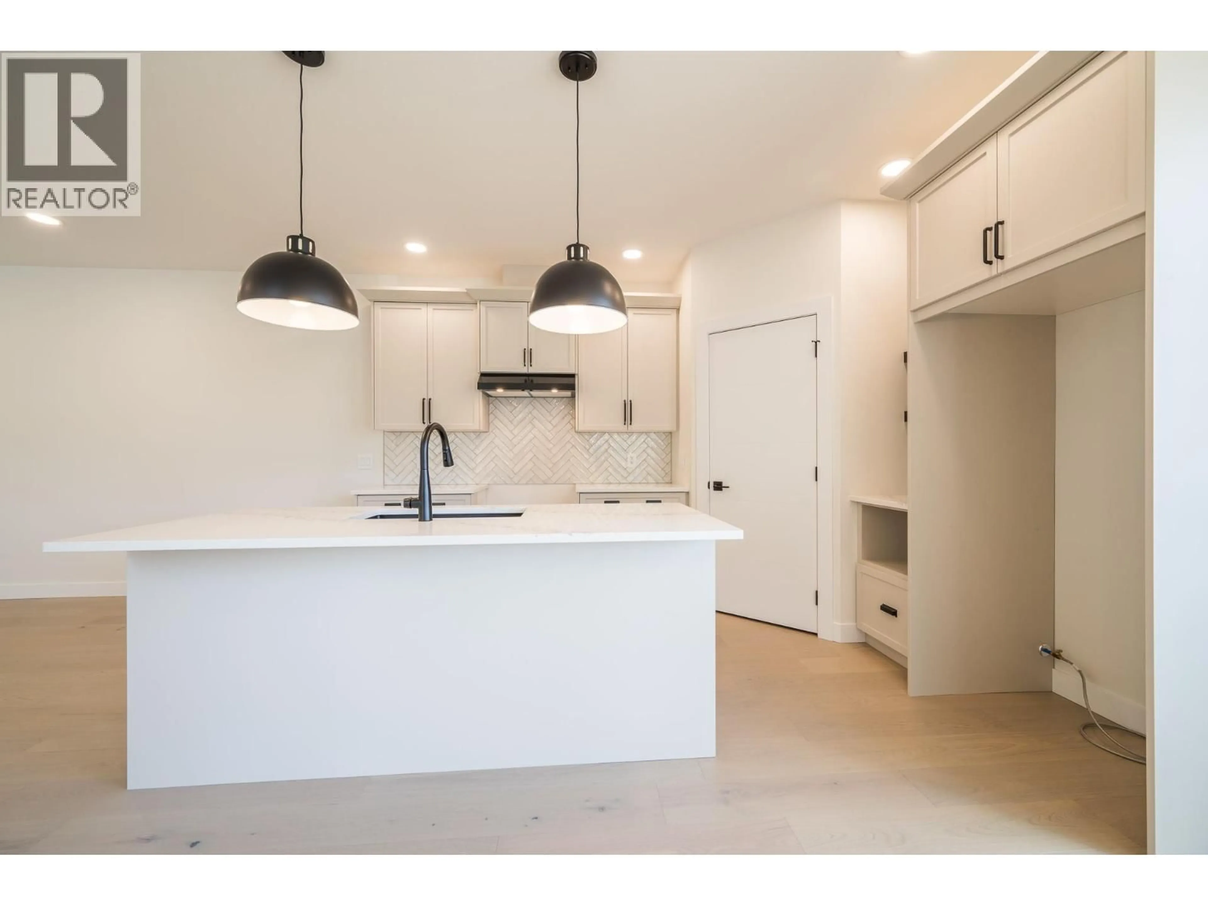 Open concept kitchen, unknown for 3228 BANK ROAD, Kamloops British Columbia V2B6Z7