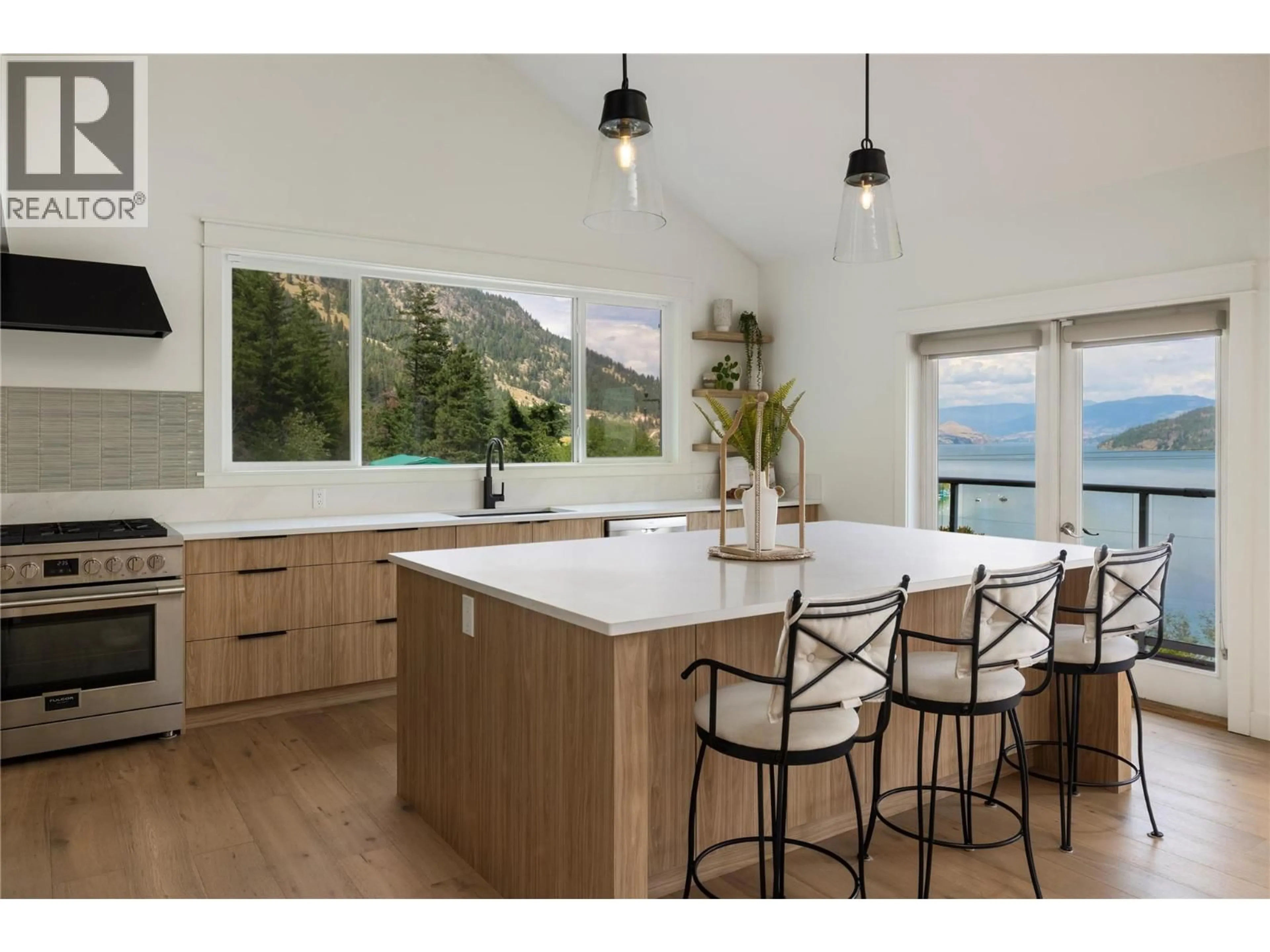 Open concept kitchen, wood/laminate floor for 16904 GATZKE ROAD, Lake Country British Columbia V4V2J1