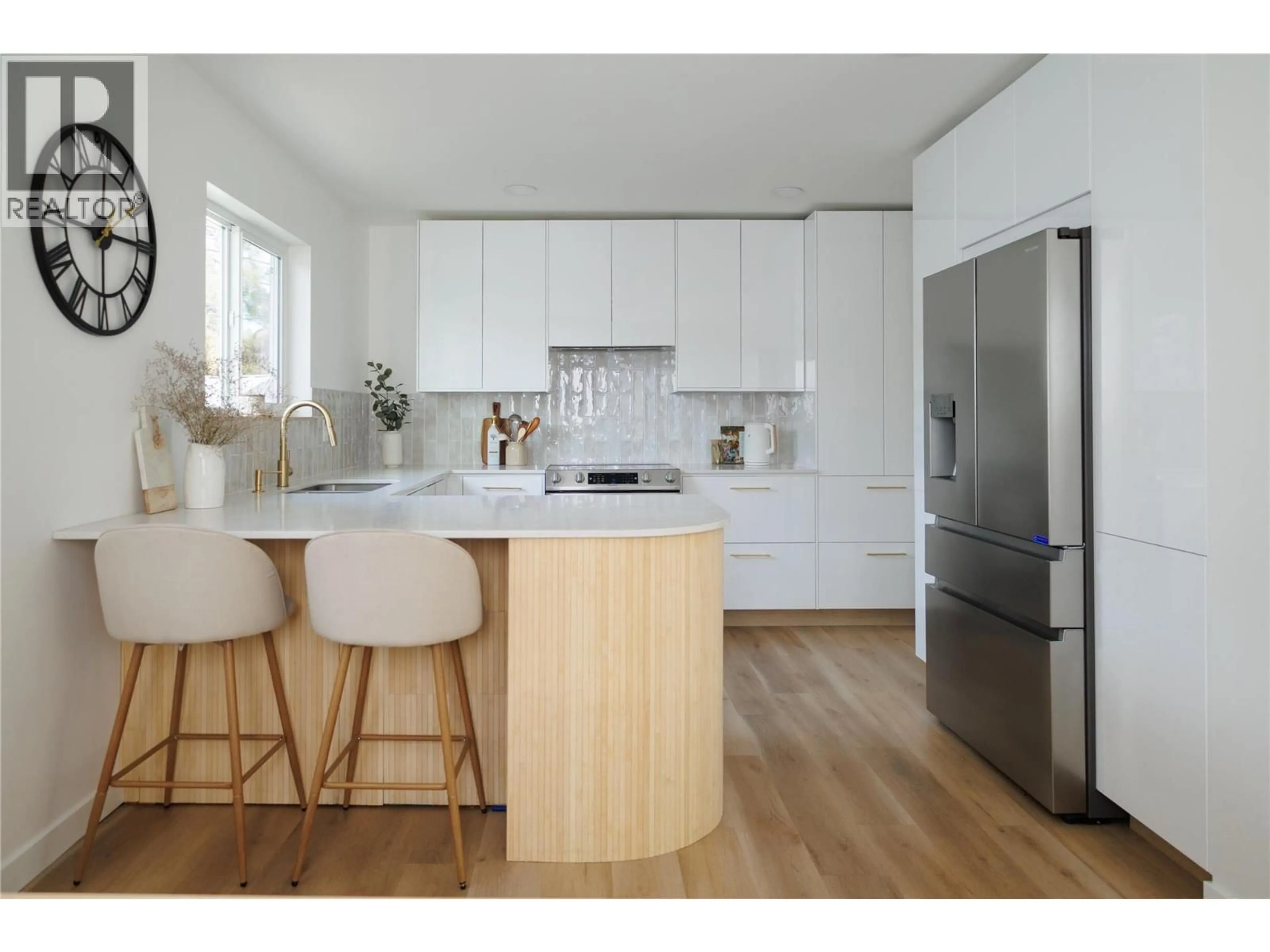 Contemporary kitchen, wood/laminate floor for 31 - 3585 ELK ROAD, Westbank British Columbia V4T1R5