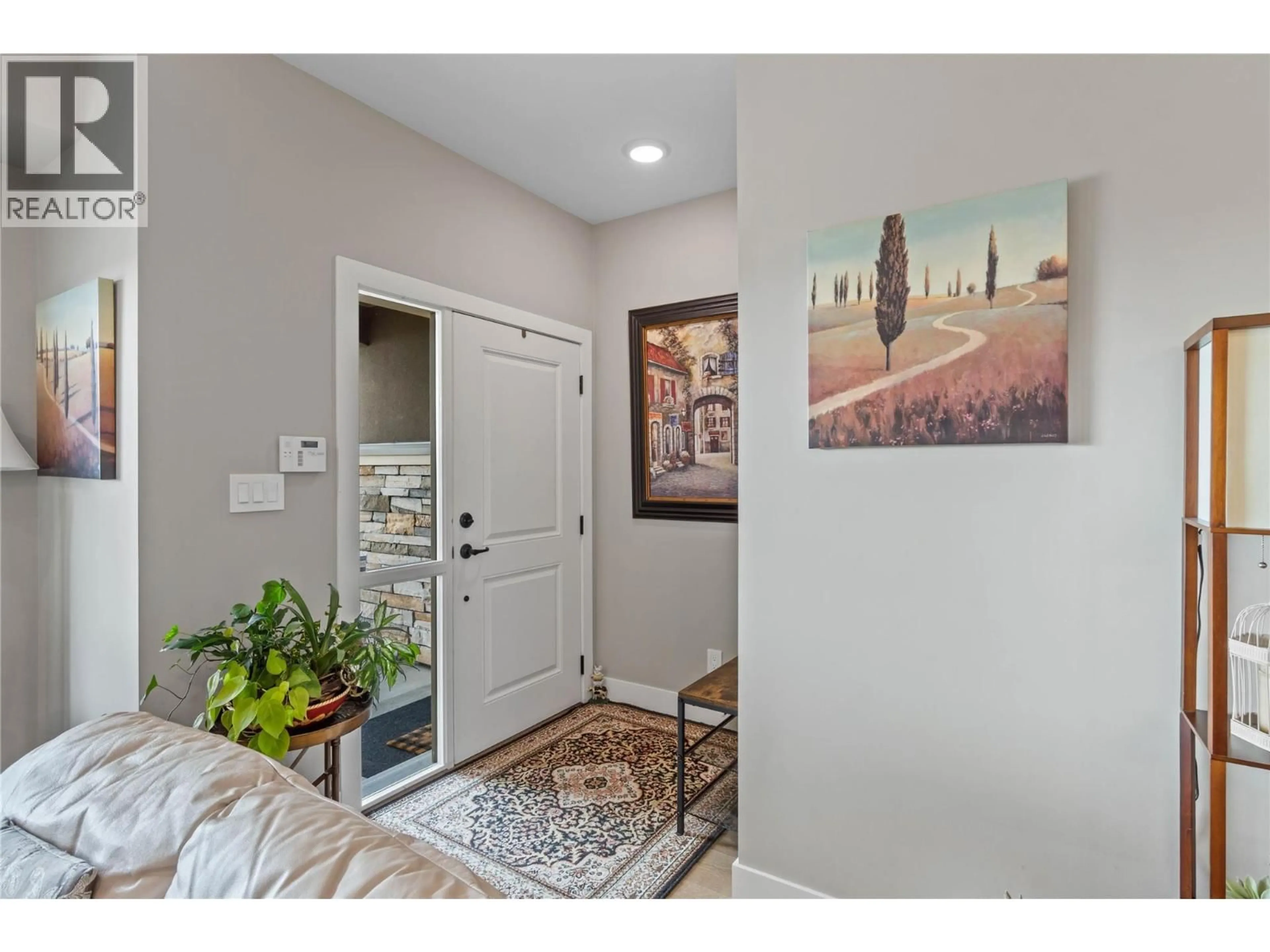 Indoor entryway for 27 - 2171 VAN HORNE DRIVE, Kamloops British Columbia V1S0E2