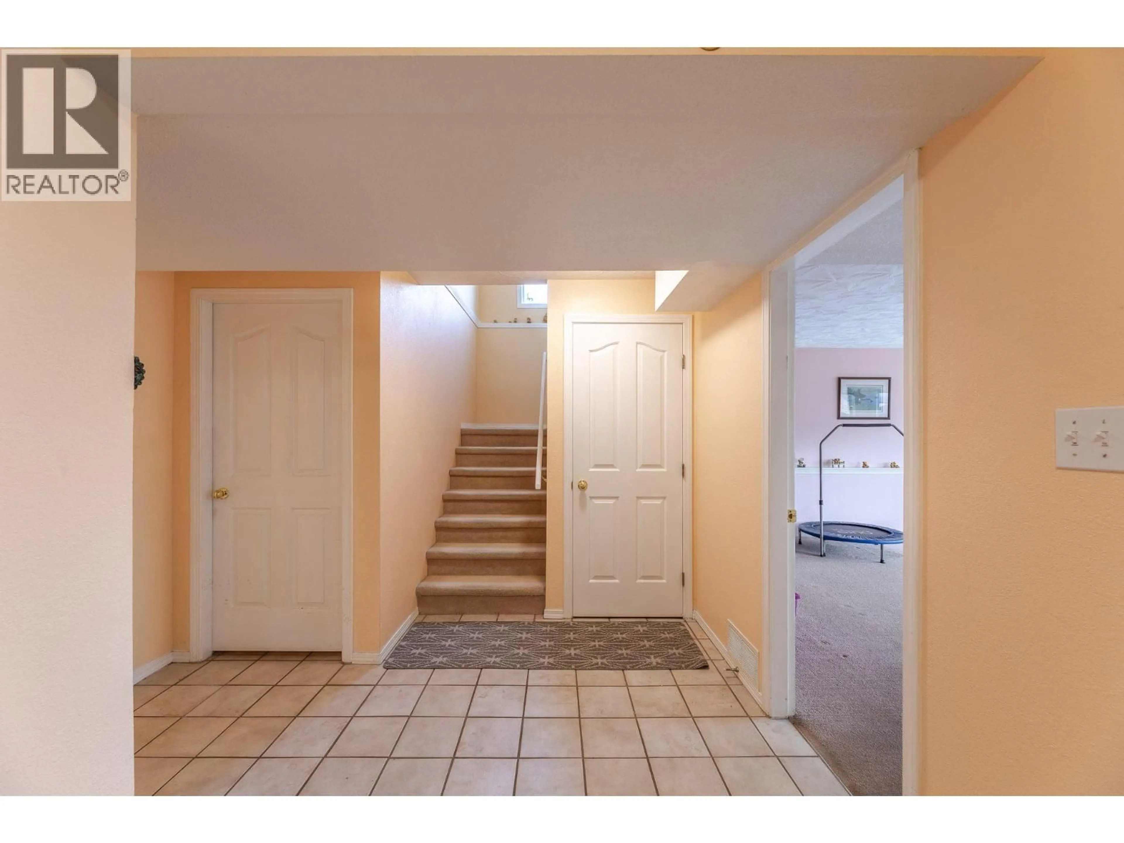 Indoor foyer for 11704 QUAIL RIDGE PLACE, Osoyoos British Columbia V0H1V4