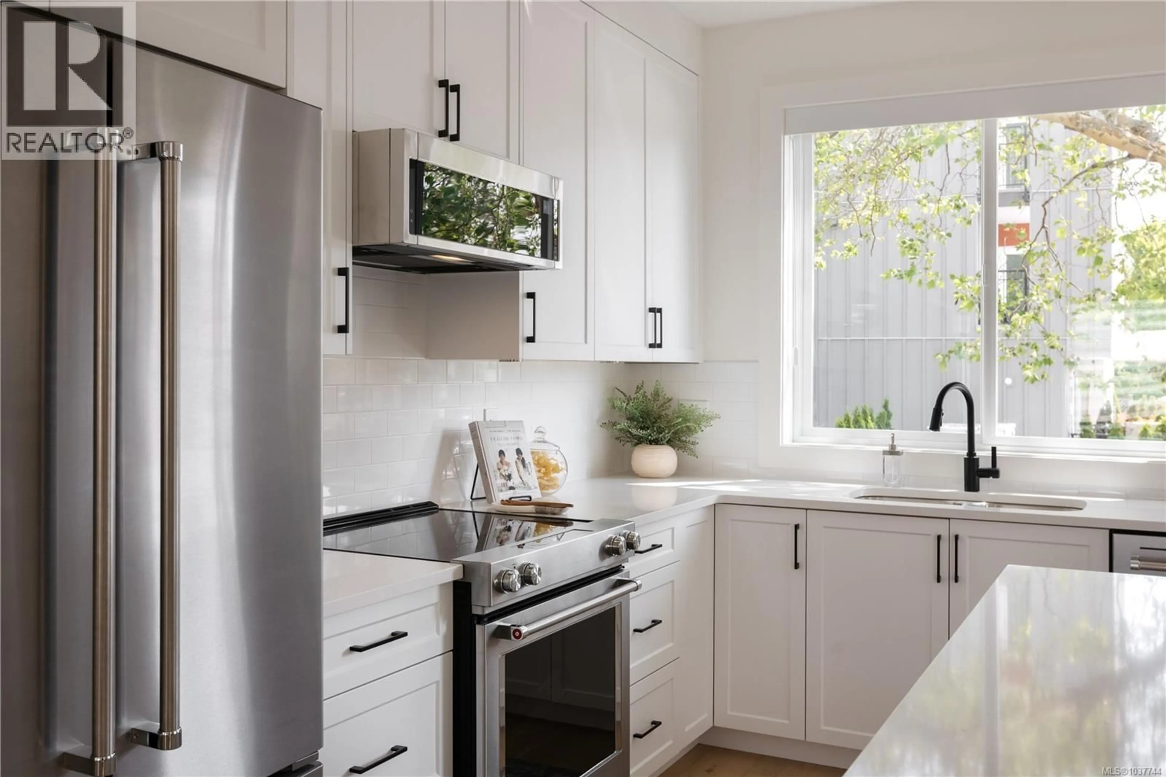 Contemporary kitchen, unknown for 4 - 10145 FIFTH STREET, Sidney British Columbia V8L0E4