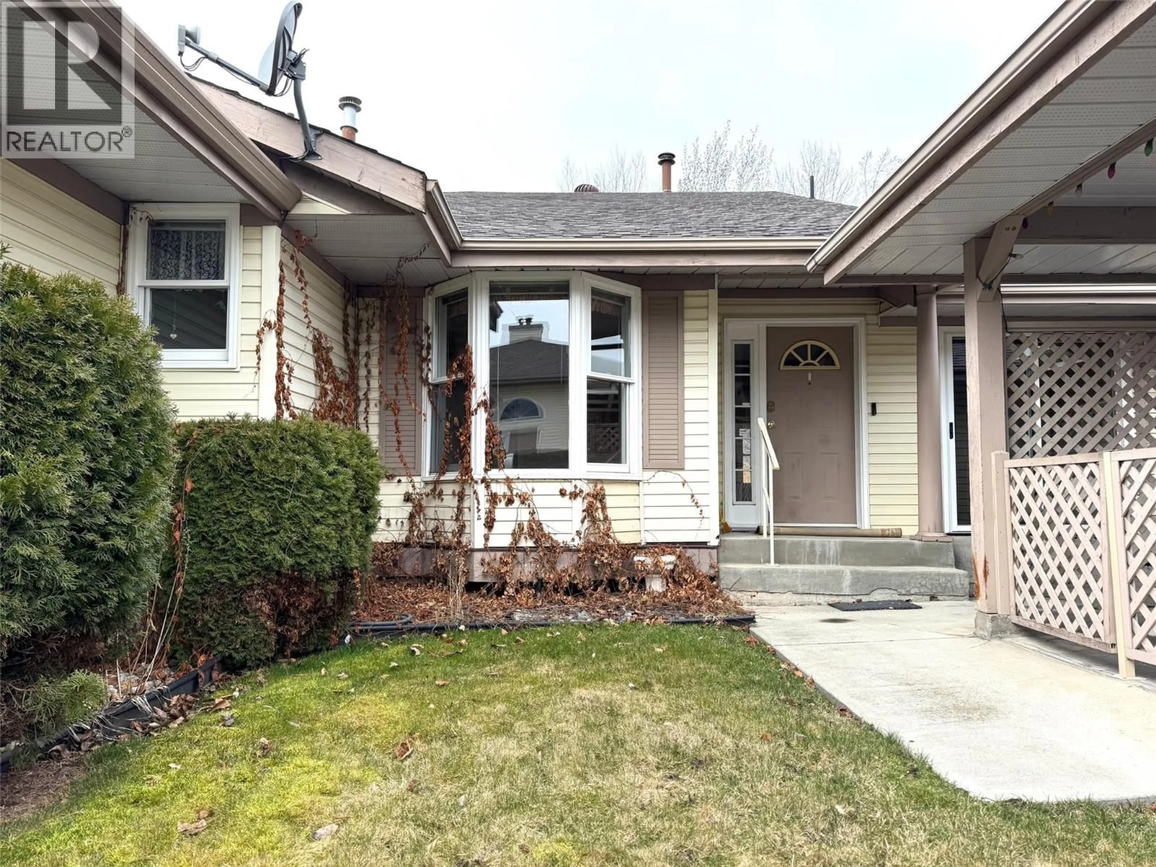 Home with vinyl exterior material, street for 13 - 1717 GRANITE AVENUE, Merritt British Columbia V1K1B8