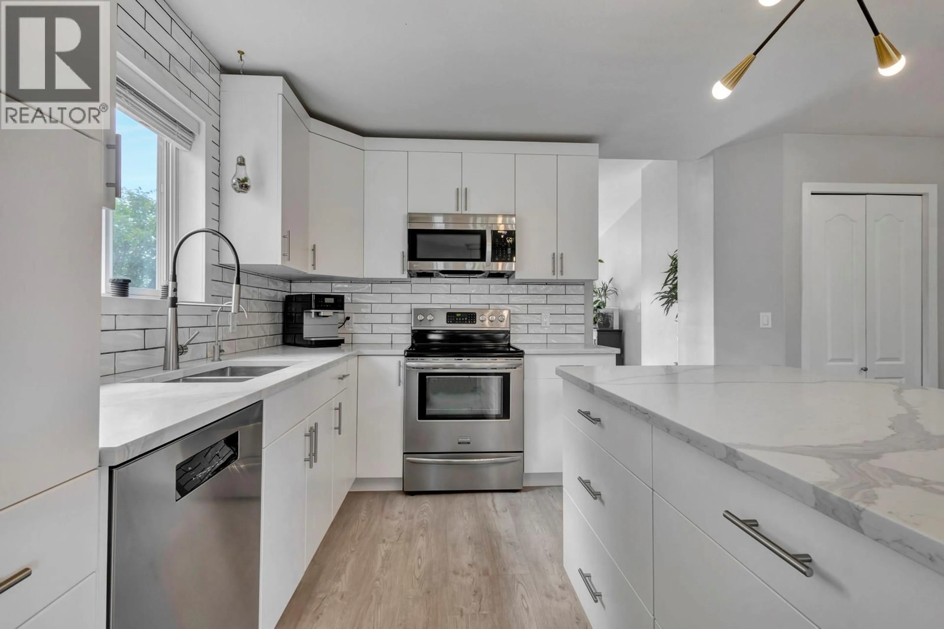 Open concept kitchen, ceramic/tile floor for 6 - 2210 LOUIE DRIVE, Westbank British Columbia V4T2L7