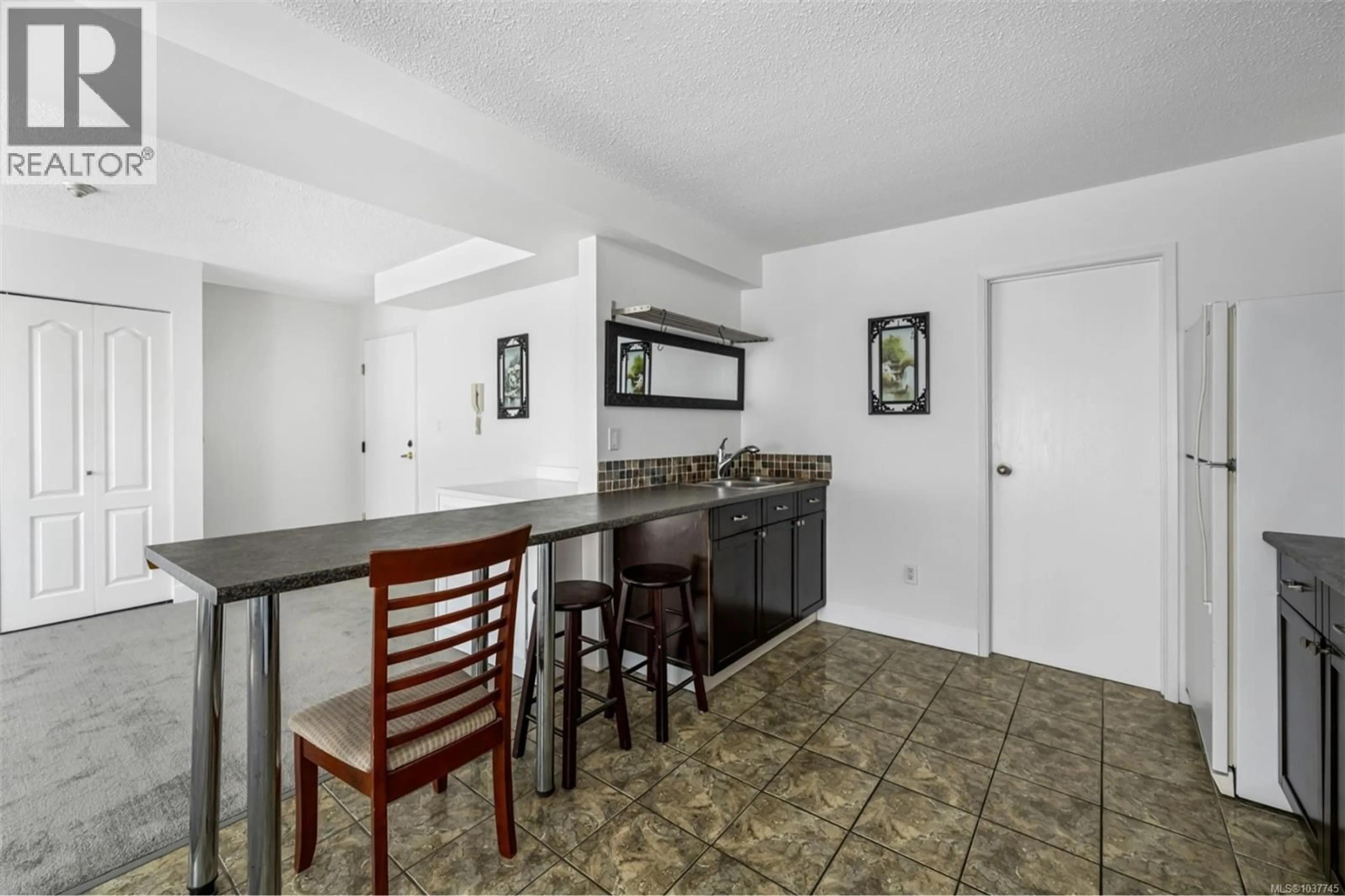Standard kitchen, unknown for 99 - 18 KING GEORGE STREET, Lake Cowichan British Columbia V0R2G0
