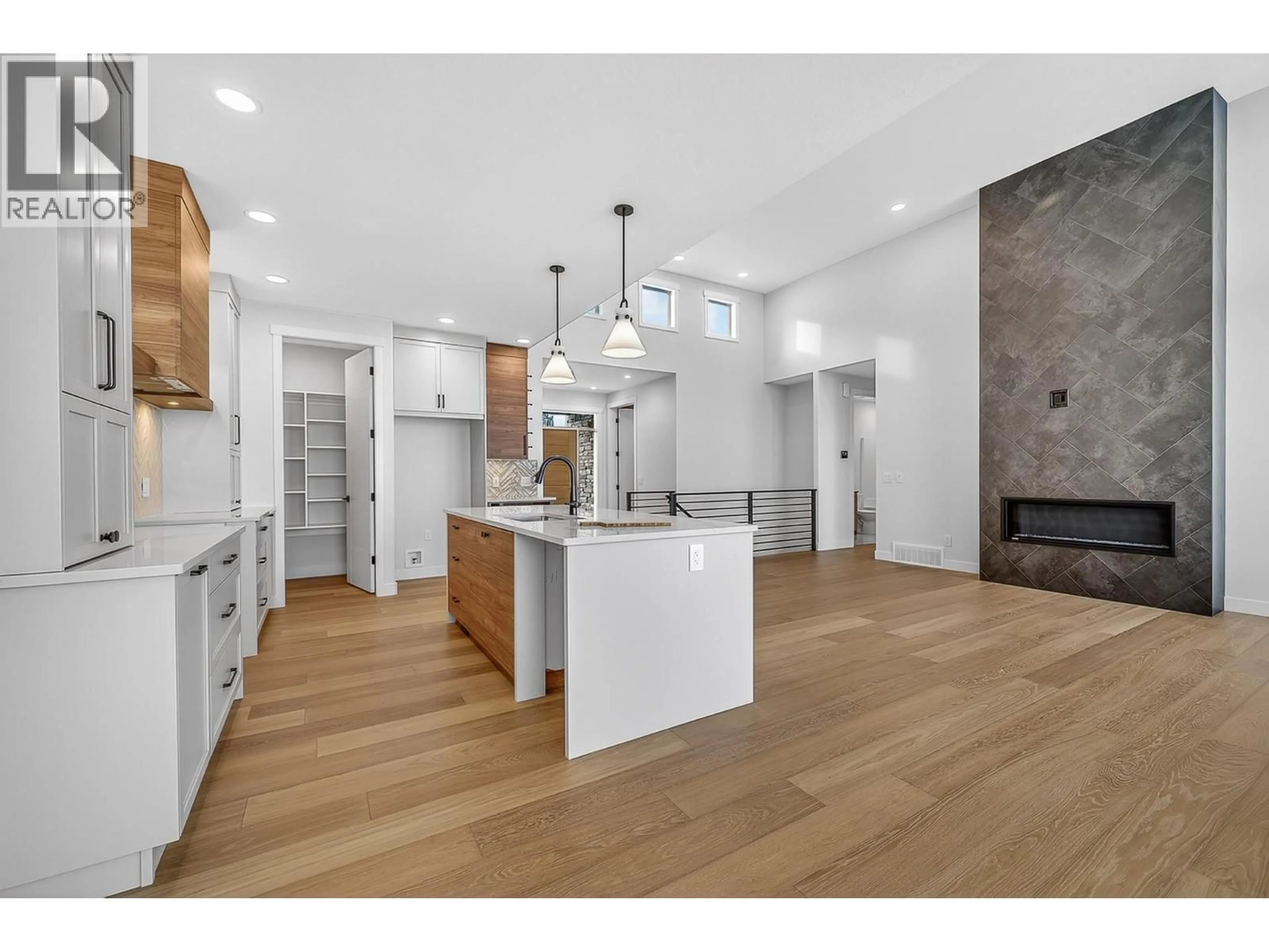 Open concept kitchen, unknown for 2140 LINFIELD DRIVE, Kamloops British Columbia V1S0G3