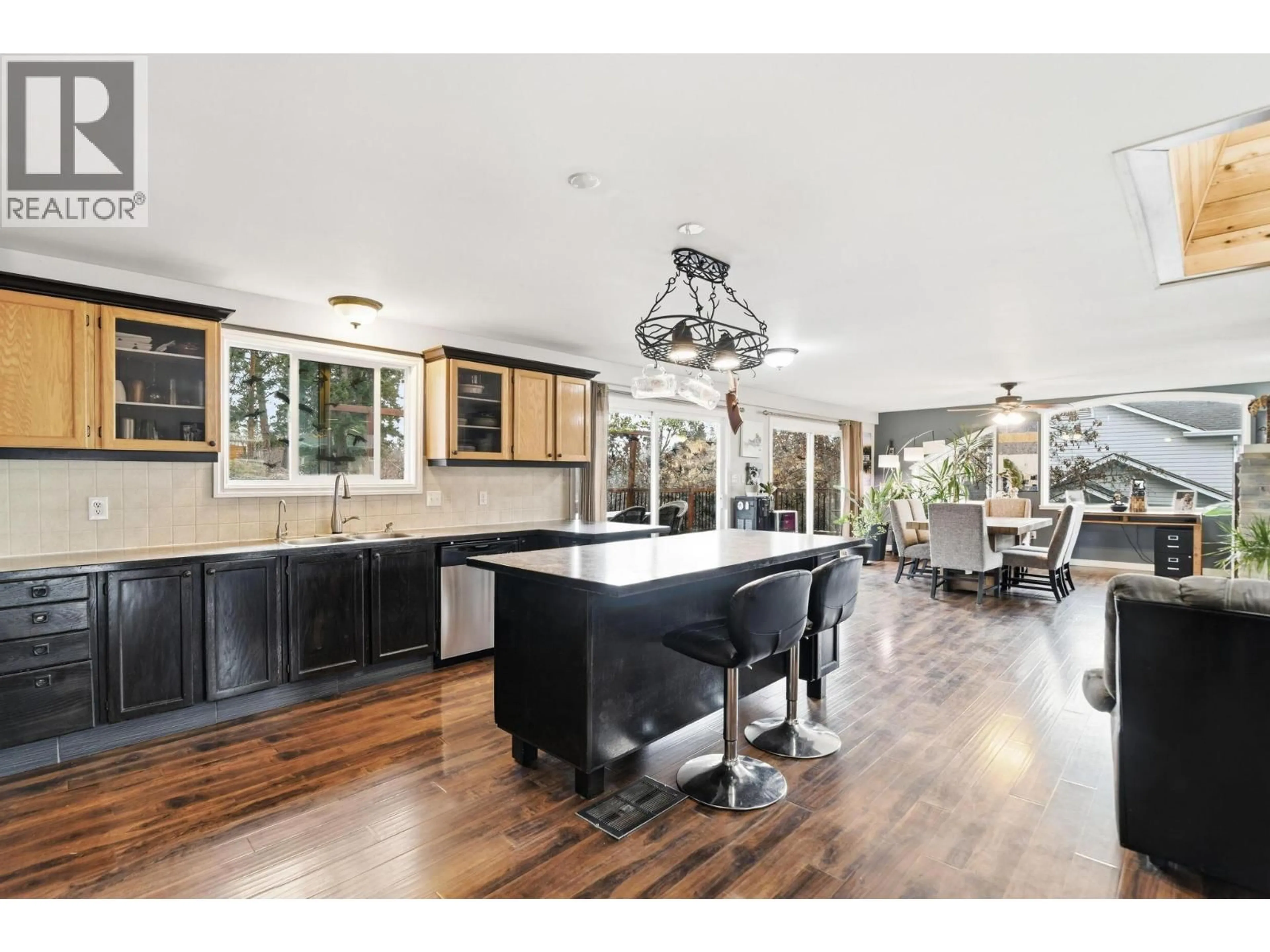 Open concept kitchen, unknown for 1734 LYNRICK ROAD, Kelowna British Columbia V1P1E9