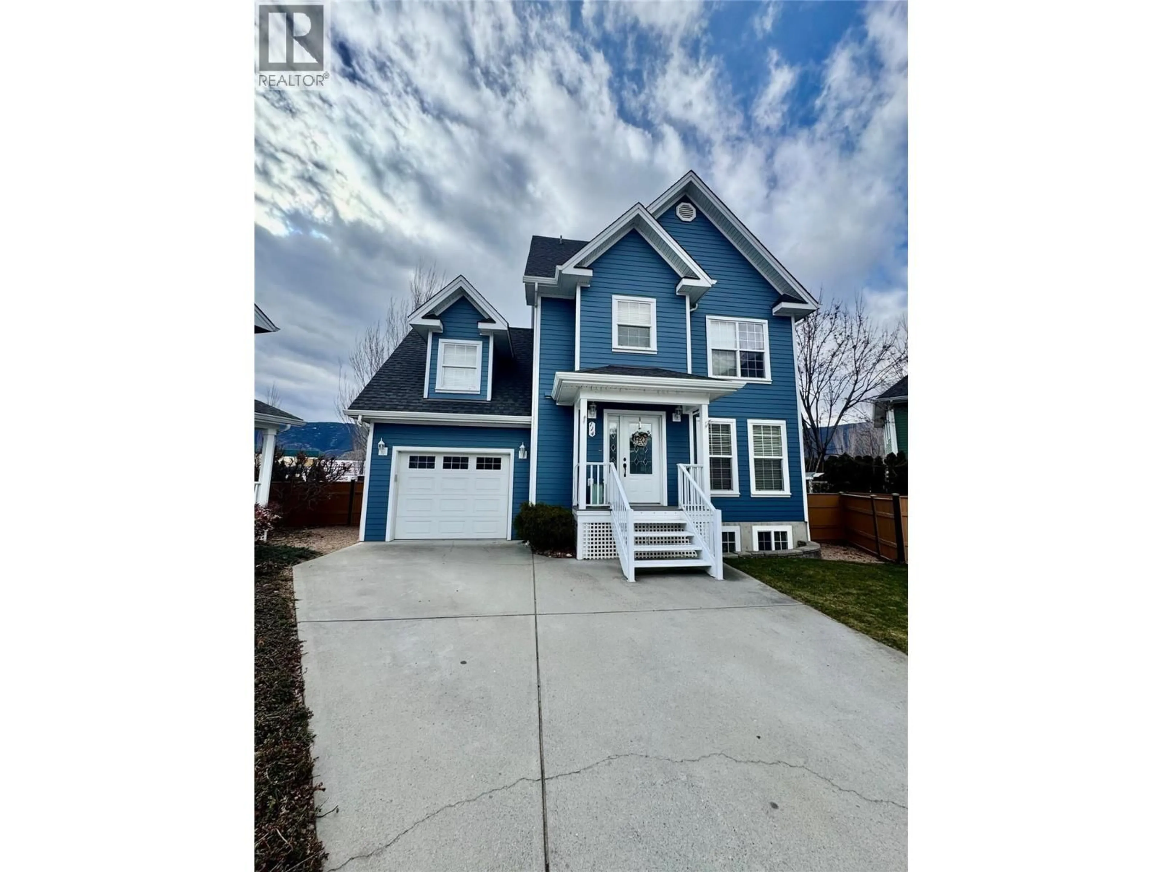 Home with vinyl exterior material, street for 114 - 340 HASTING AVENUE, Penticton British Columbia V2A9B9