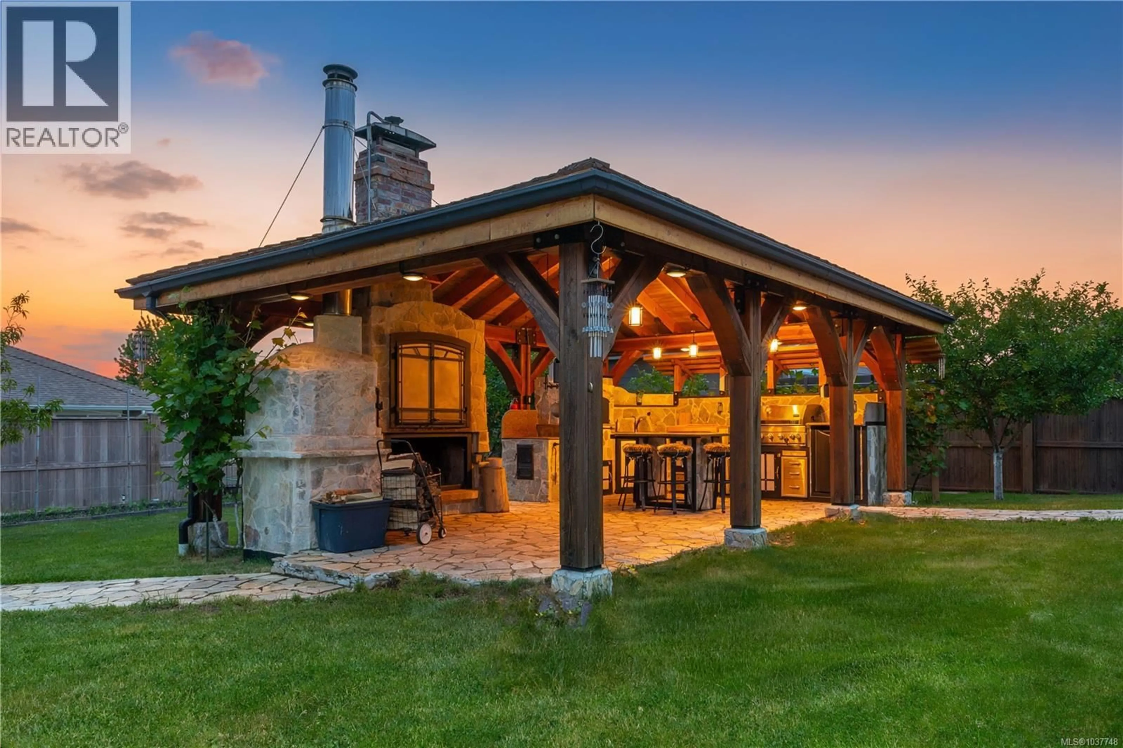 Patio, unknown for 220 MICHIGAN PLACE, Campbell River British Columbia V9H0C7