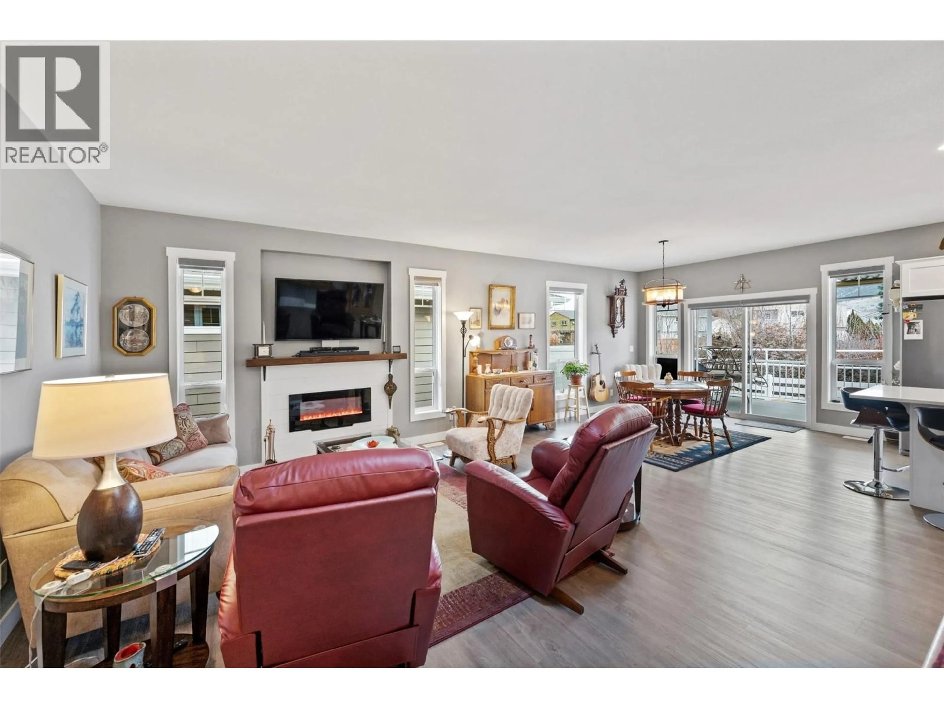 Living room with furniture, unknown for 24 - 351 WARREN AVENUE WEST, Penticton British Columbia V2A3N2