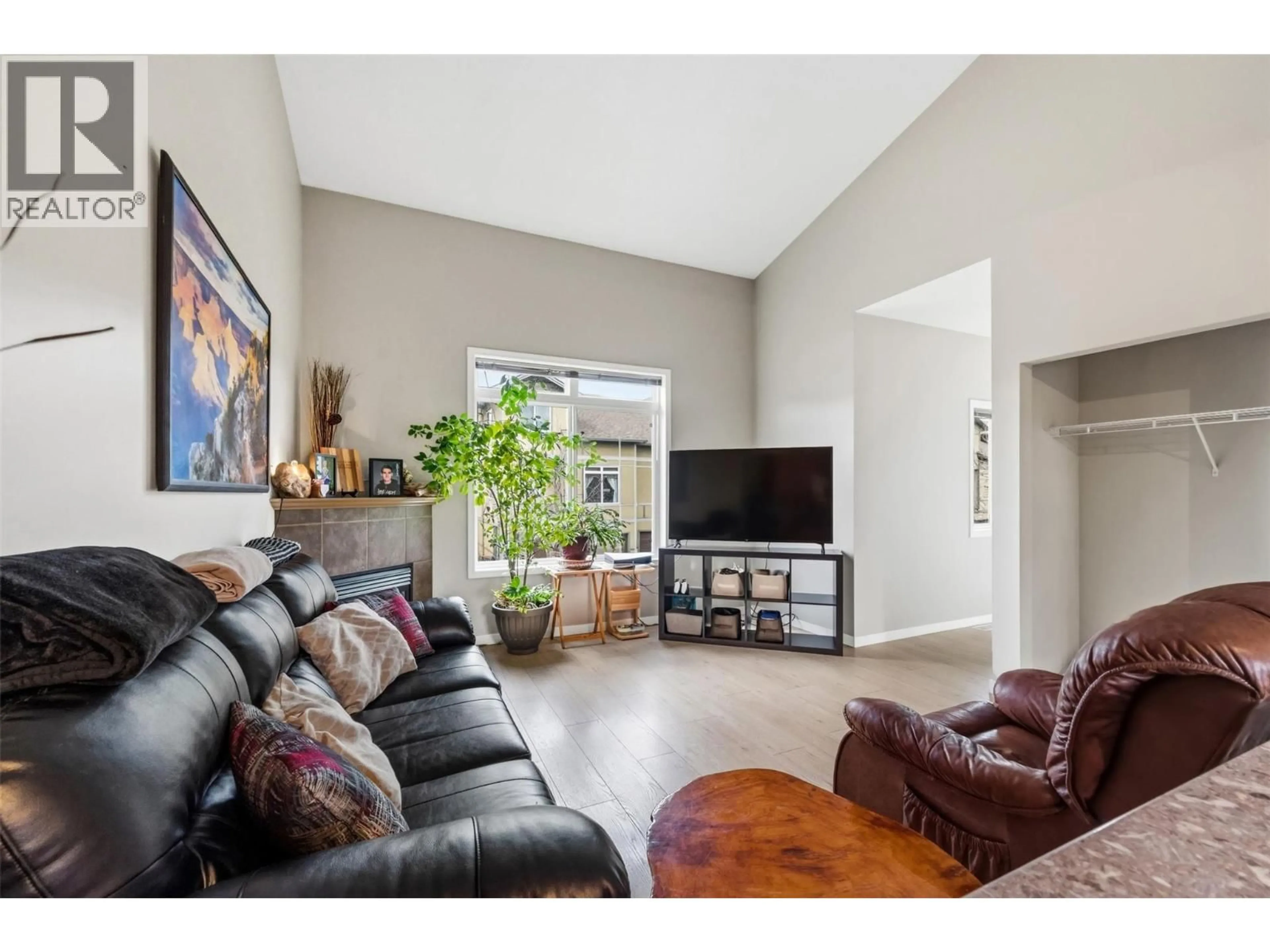 Living room with furniture, unknown for 135 - 48 GALT AVENUE, Penticton British Columbia V2A9C3