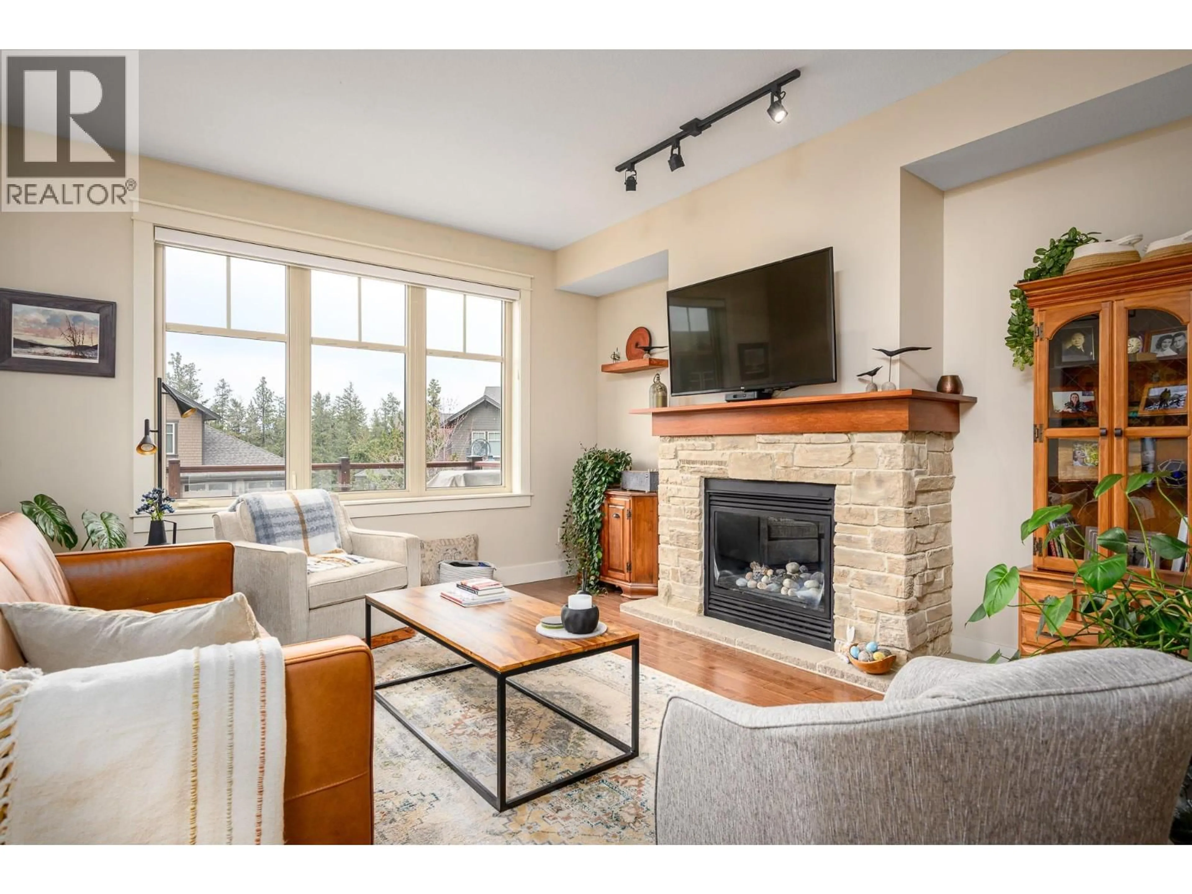 Living room with furniture, unknown for 34 - 333 LONGSPOON DRIVE, Vernon British Columbia V1H2L1