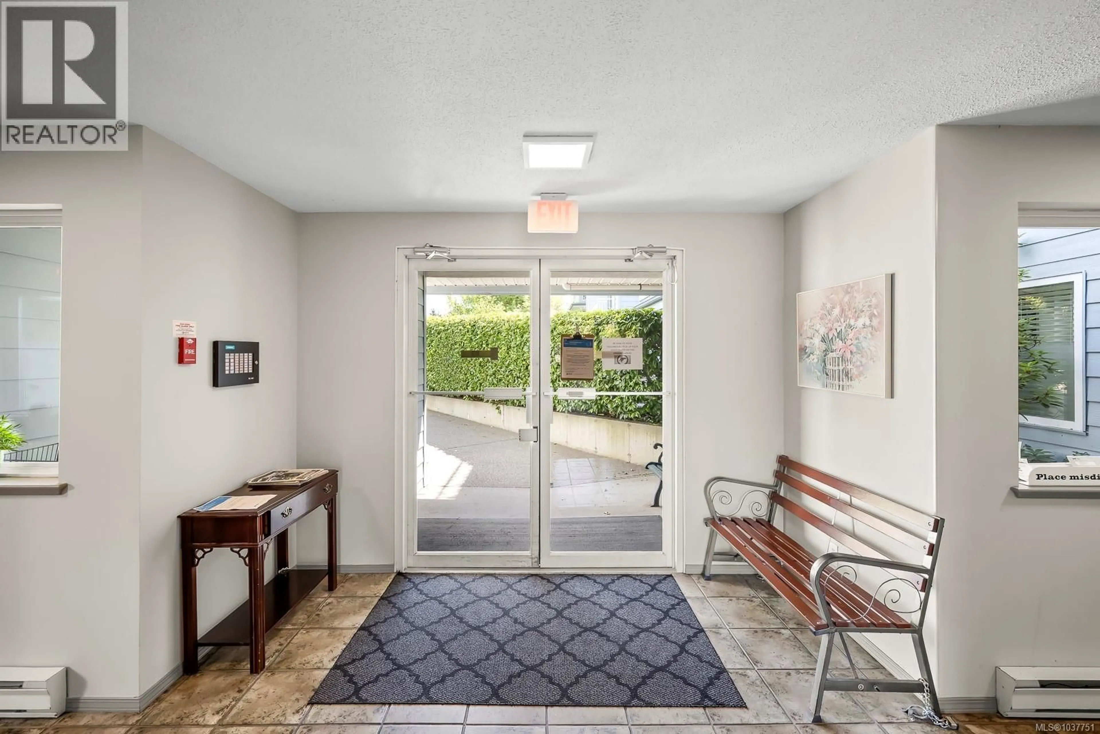 Indoor foyer for 101B - 698 ASPEN ROAD, Comox British Columbia V9M3S9