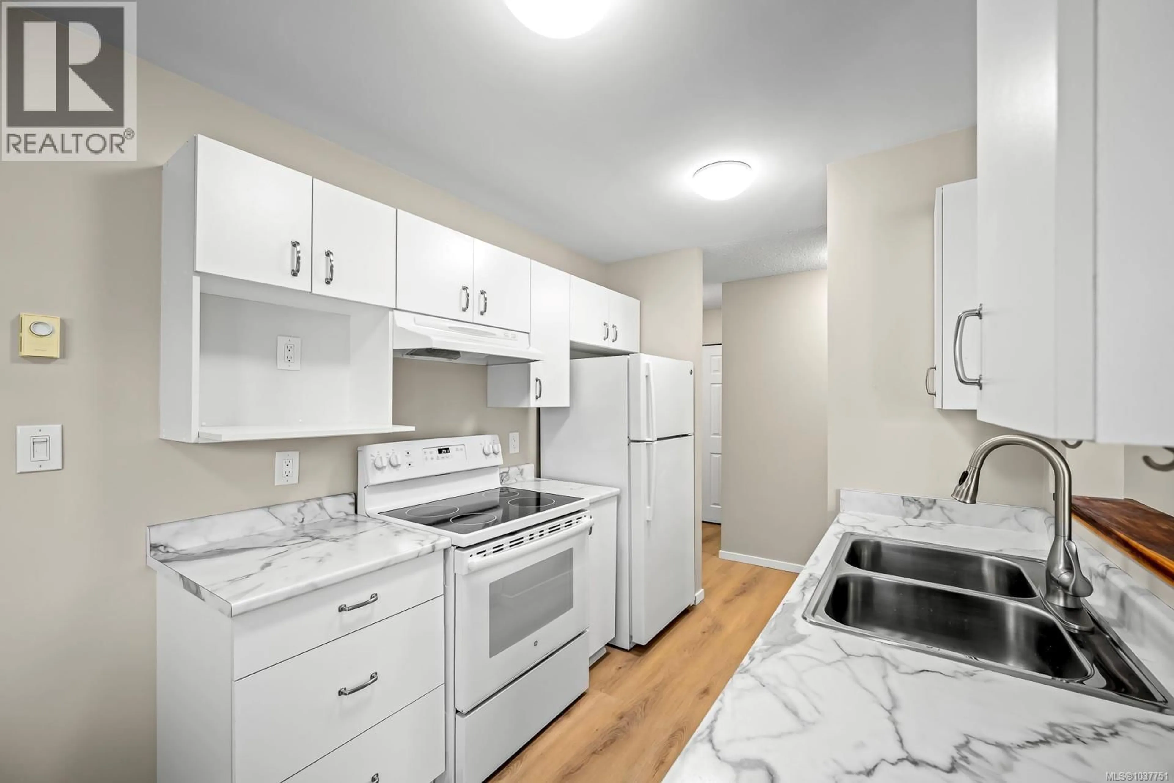 Standard kitchen, unknown for 101B - 698 ASPEN ROAD, Comox British Columbia V9M3S9