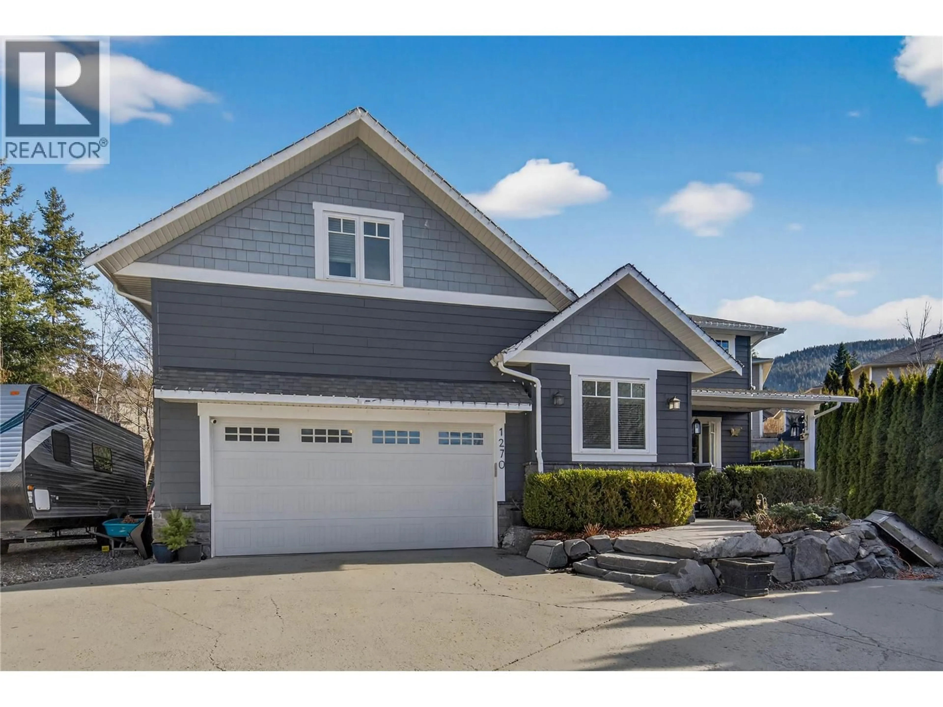 Home with vinyl exterior material, street for 1270 7 AVENUE SOUTHEAST, Salmon Arm British Columbia V1E0A3