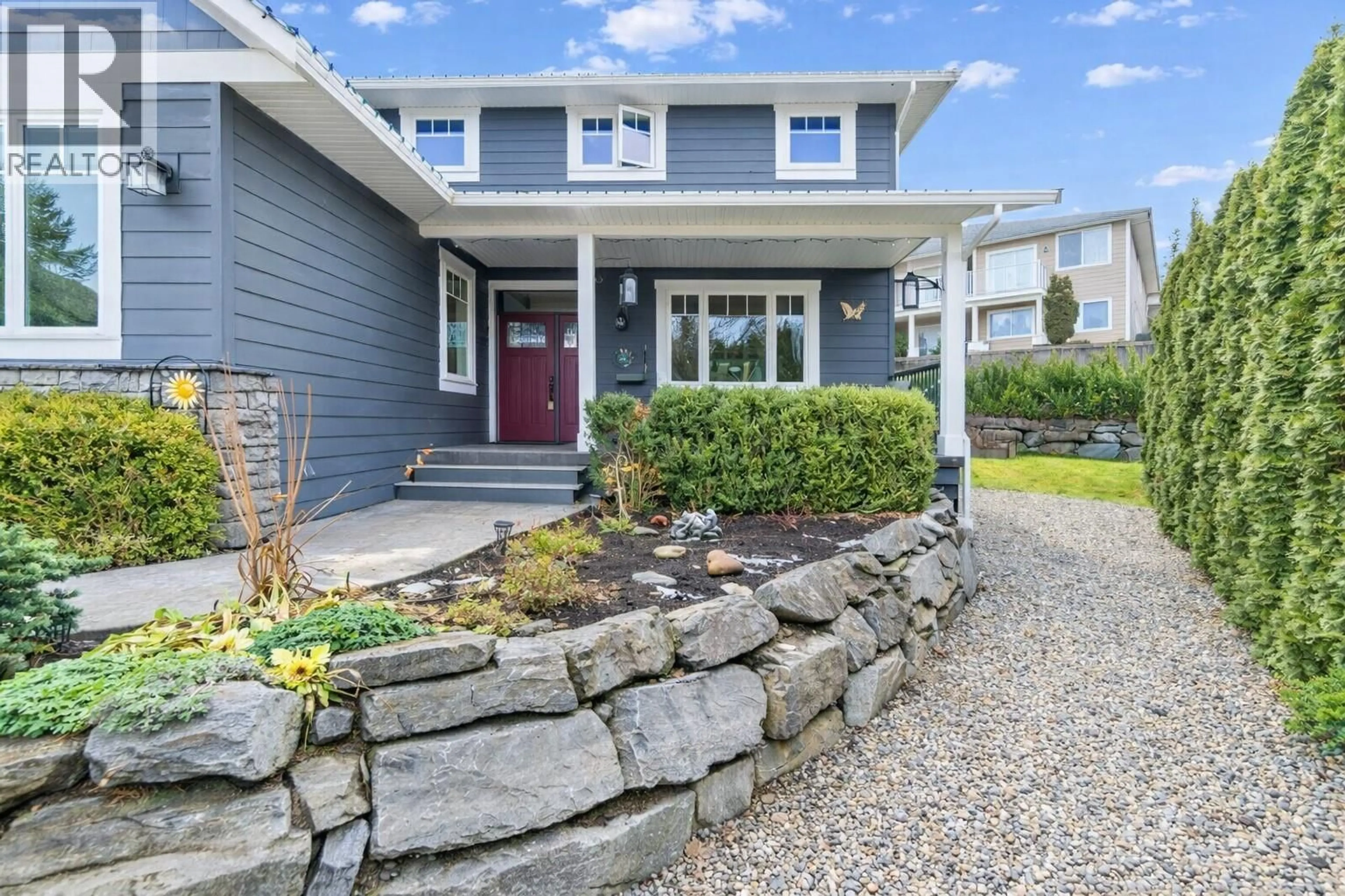 Home with vinyl exterior material, street for 1270 7 AVENUE SOUTHEAST, Salmon Arm British Columbia V1E0A3