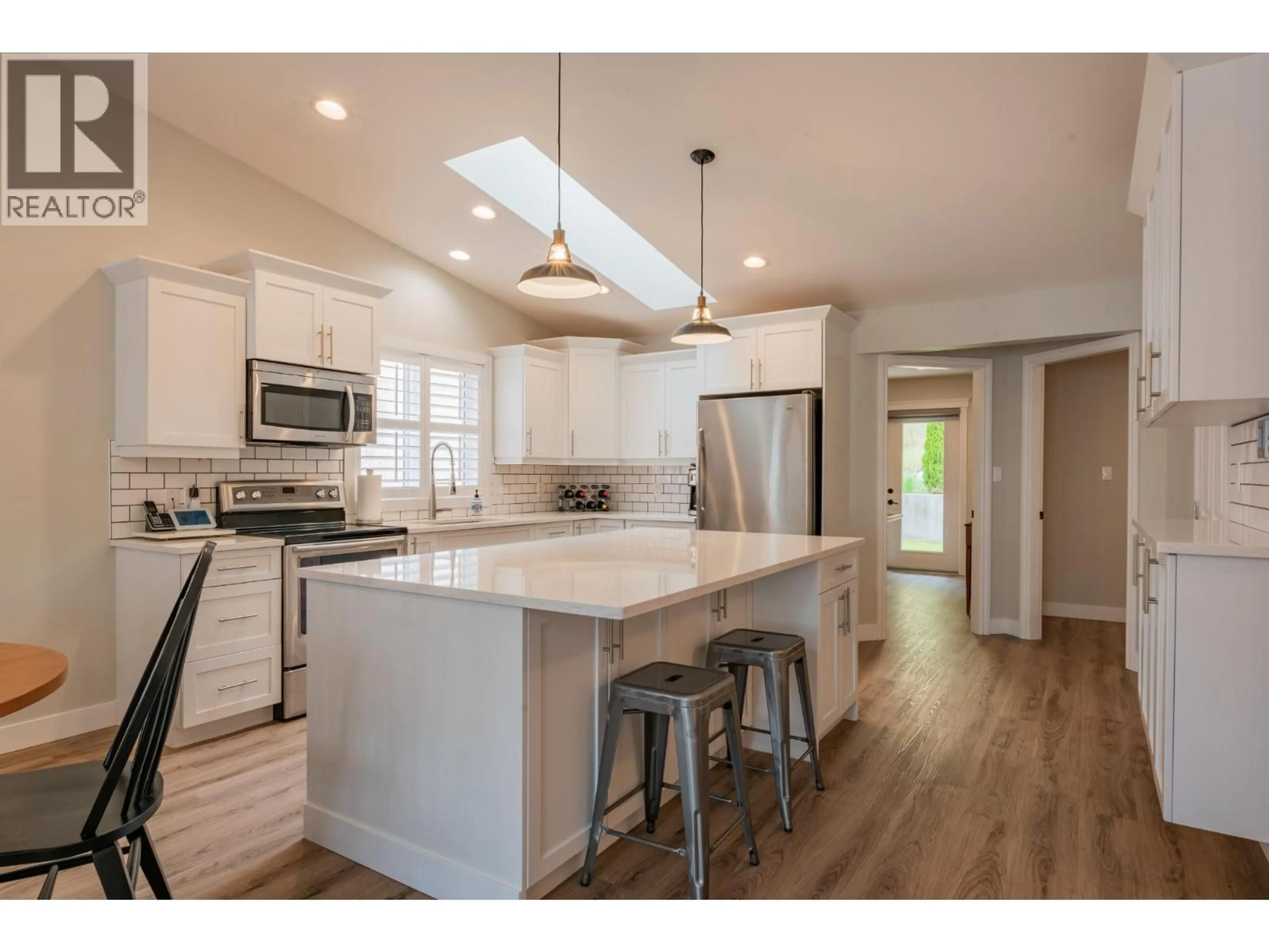 Open concept kitchen, unknown for 7981 BIRCHWOOD DRIVE, Trail British Columbia V1R4Y3