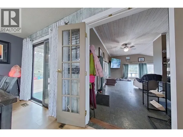 1530 21 HIGHWAY, Creston 5