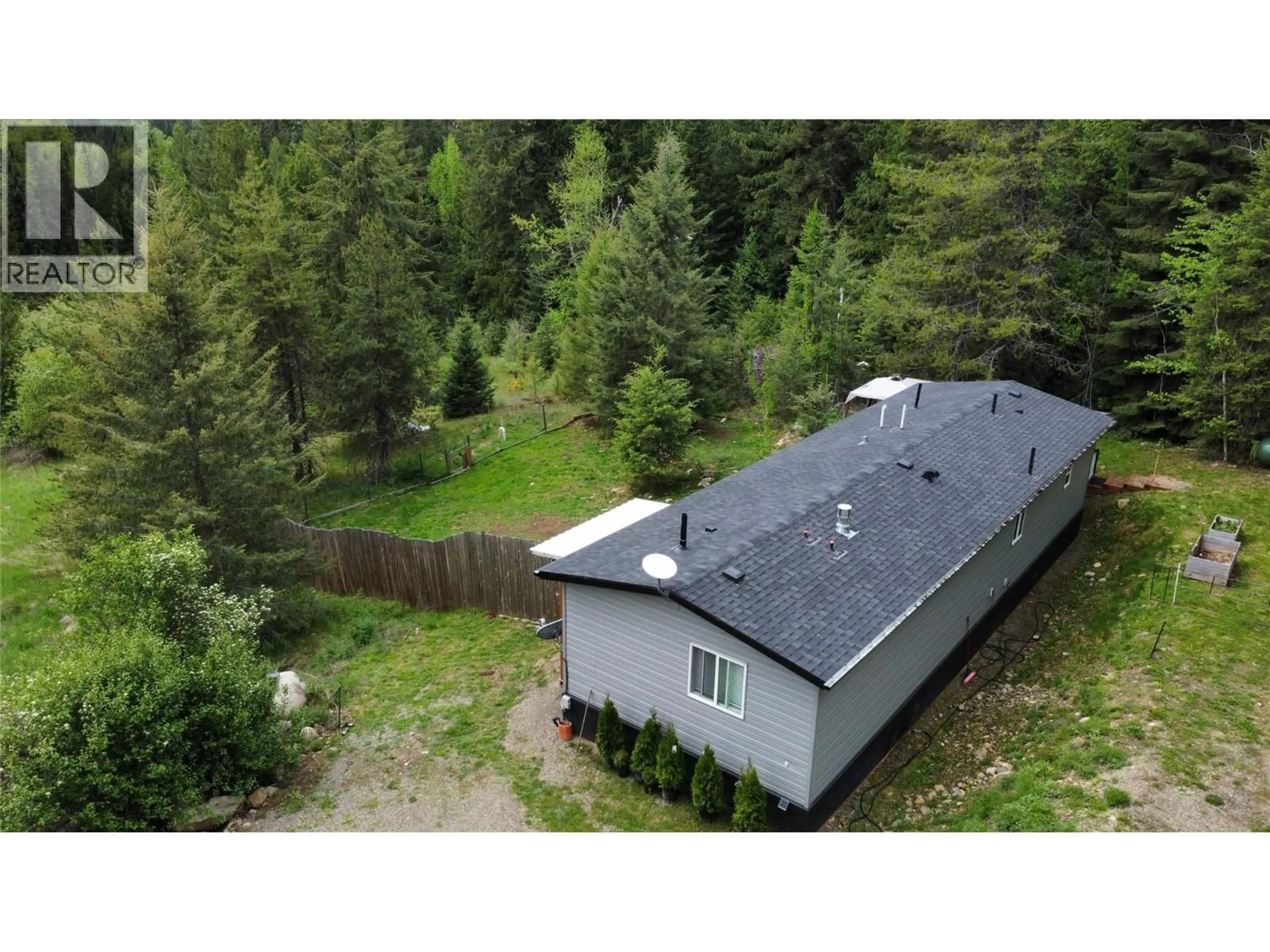 A pic from outside/outdoor area/front of a property/back of a property/a pic from drone, unknown for 4248 ROSS SPUR ROAD, Ross Spur British Columbia V0G1L1