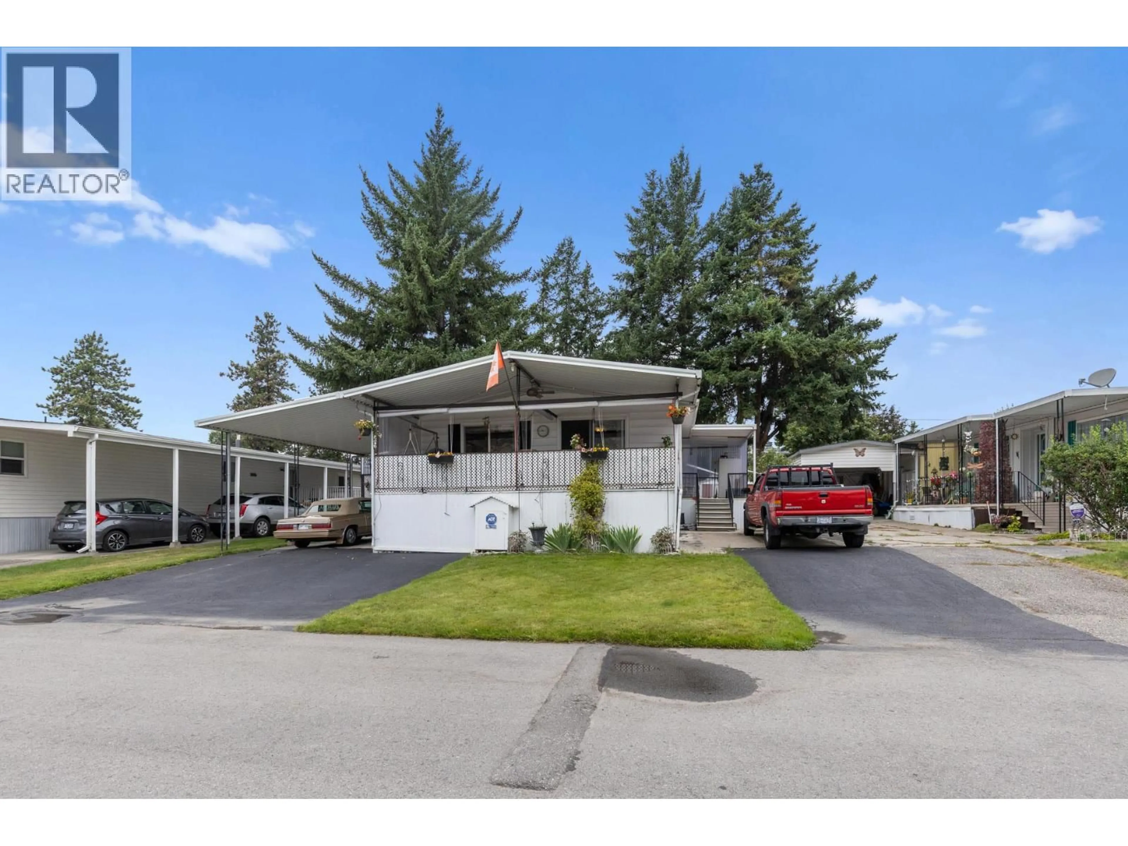 Home with vinyl exterior material, street for 29 - 1929 97 HIGHWAY SOUTH, Westbank British Columbia V1Z2Z1
