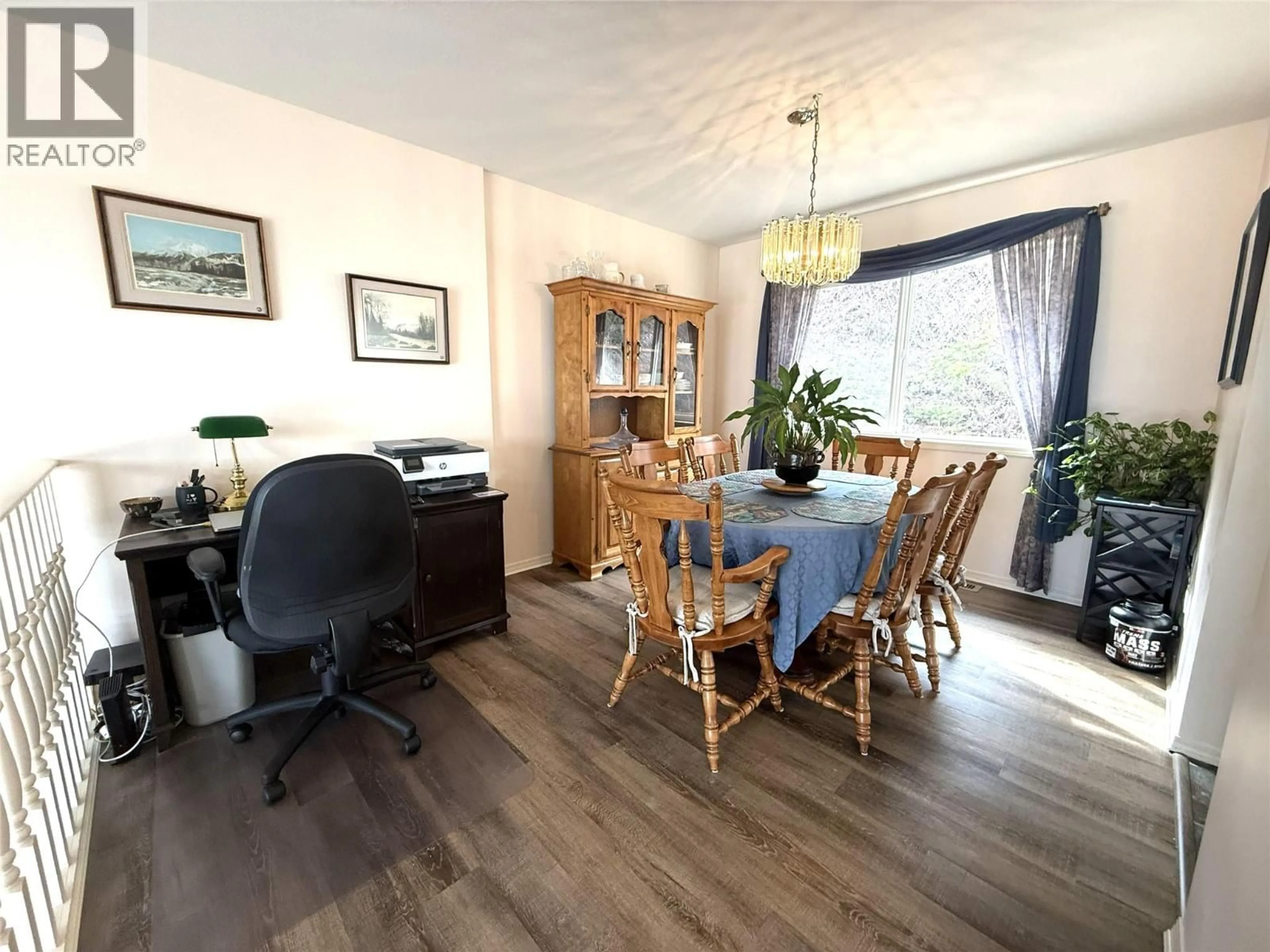 Dining room, wood/laminate floor for 32 - 2022 PACIFIC WAY, Kamloops British Columbia V1S1T1
