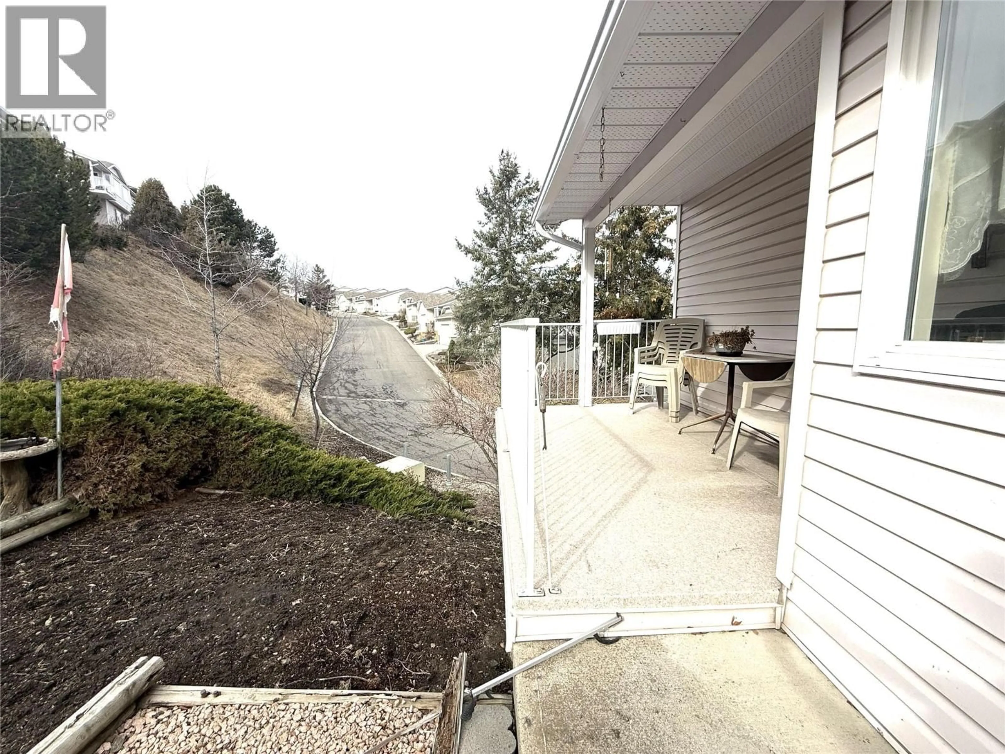 Patio, unknown for 32 - 2022 PACIFIC WAY, Kamloops British Columbia V1S1T1